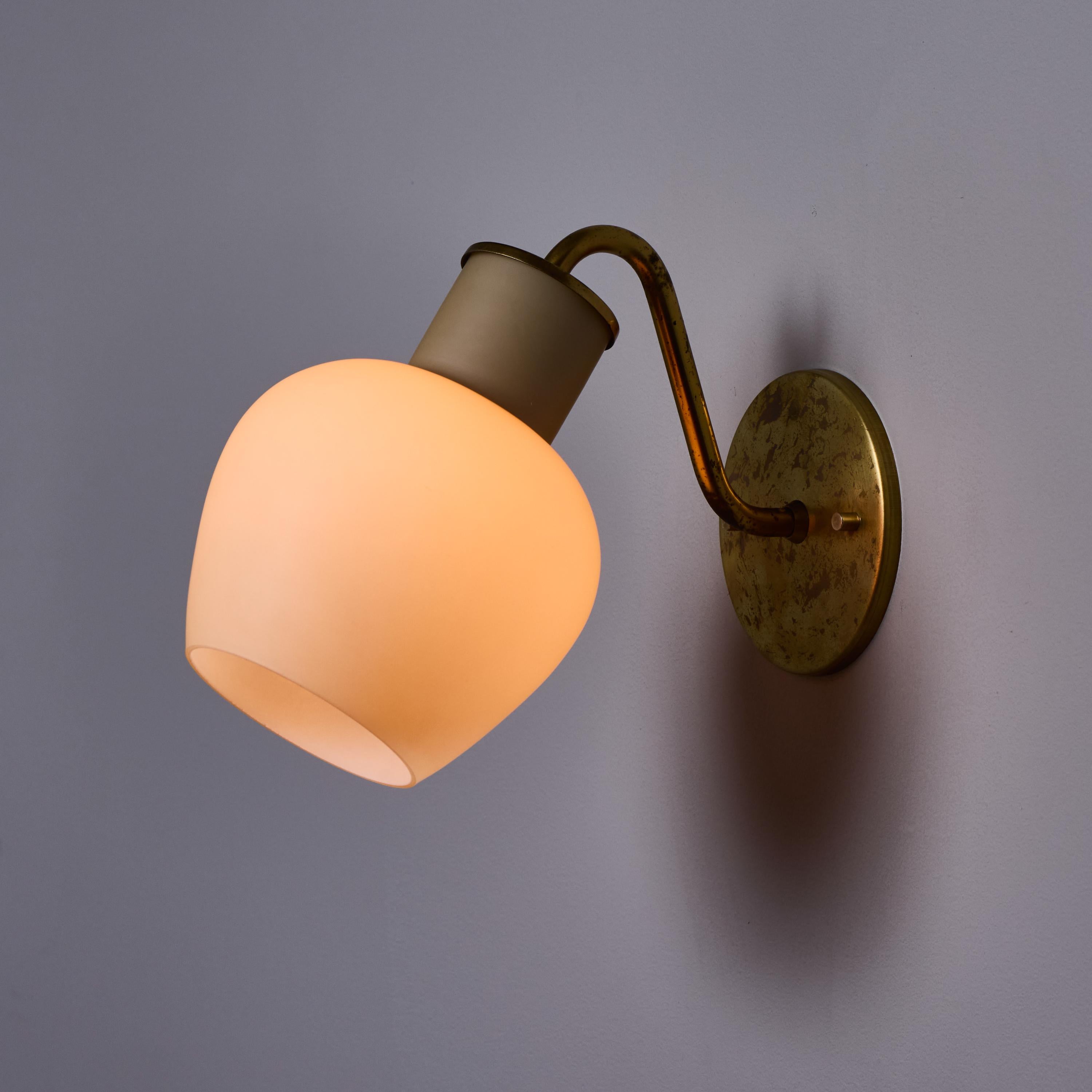 Metà XX secolo 1950 Vilhelm Lauritzen 'Christiansborg', lampade in ottone e vetro per Louis Poulsen in vendita