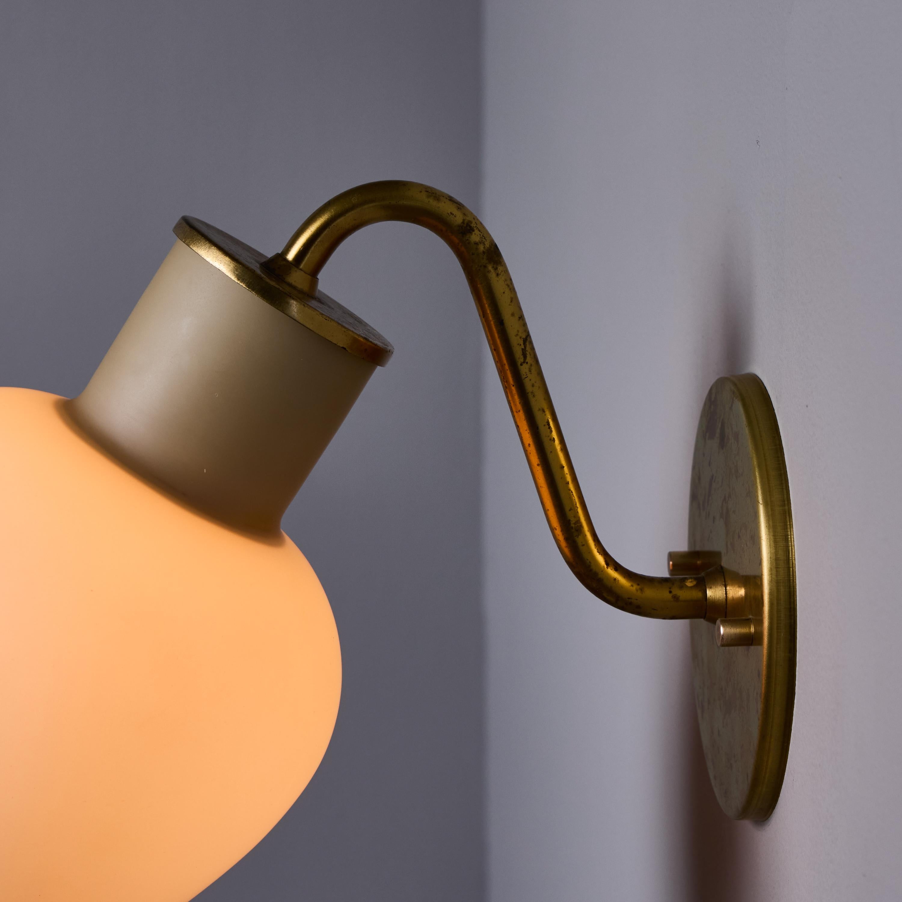 1950 Vilhelm Lauritzen 'Christiansborg', lampade in ottone e vetro per Louis Poulsen in vendita 2
