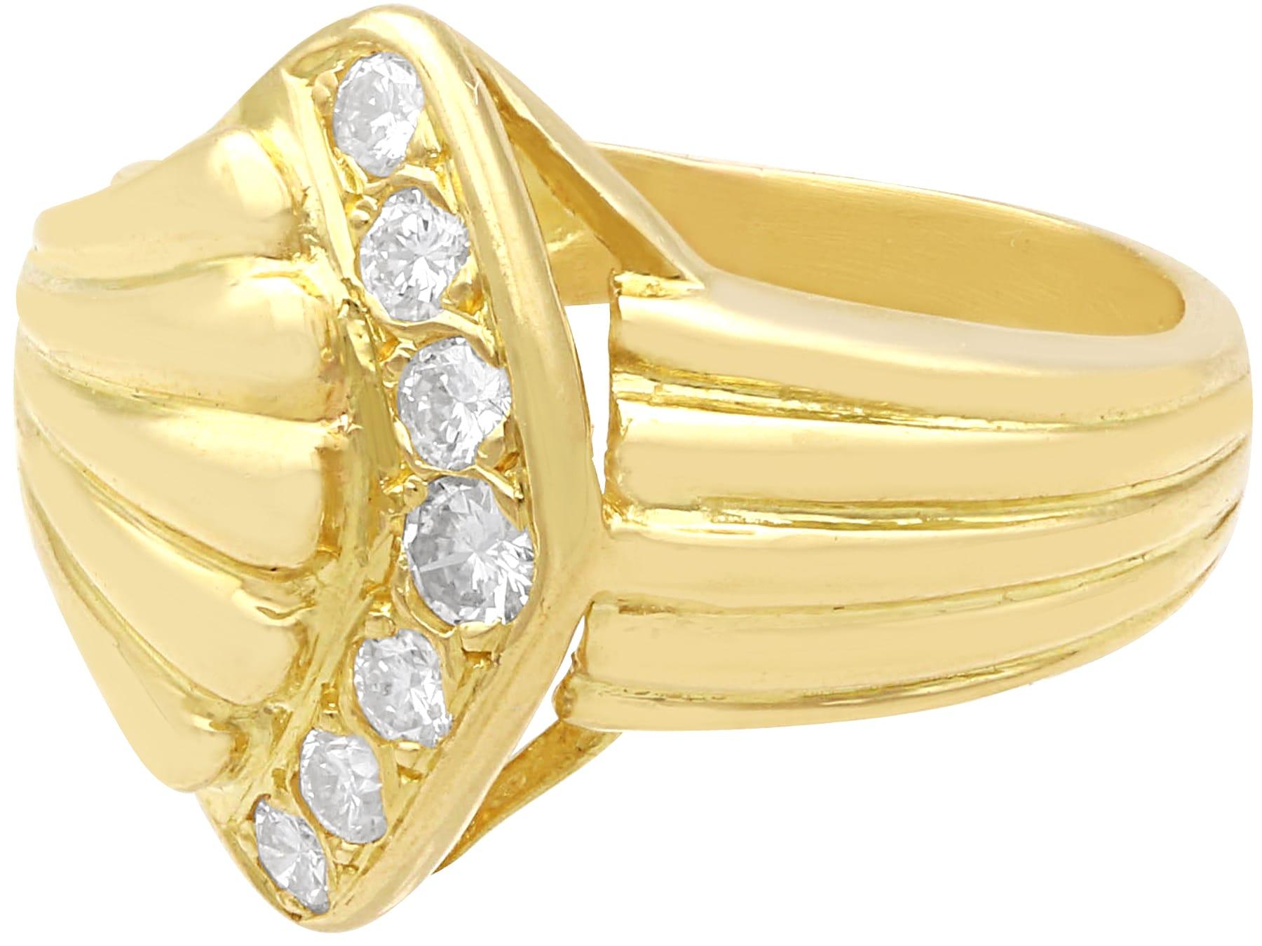 Art Deco 1950s Vintage 0.18 Carat Diamond and 18k Yellow Gold Dress Ring For Sale