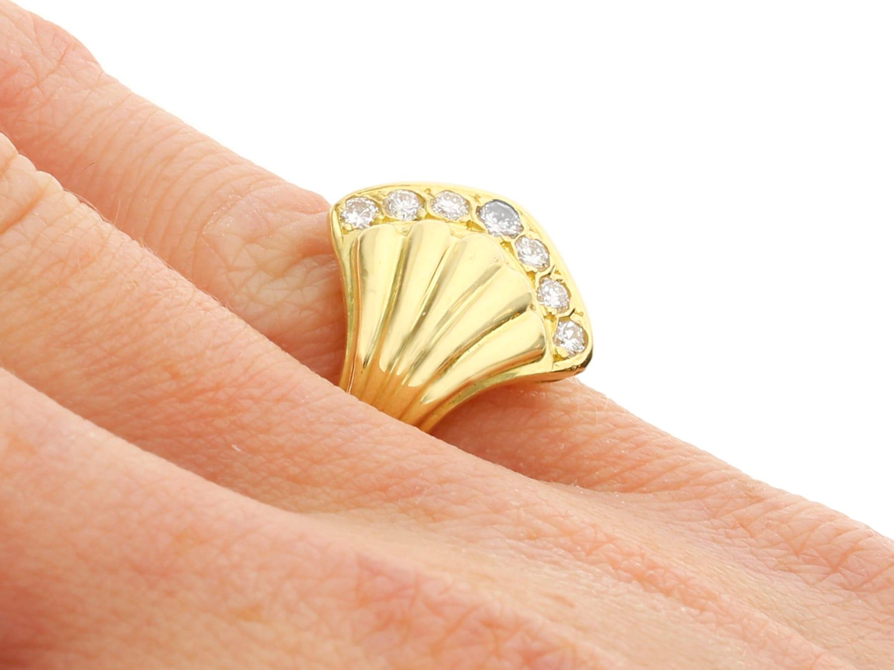 1950s Vintage 0.18 Carat Diamond and 18k Yellow Gold Dress Ring For Sale 3