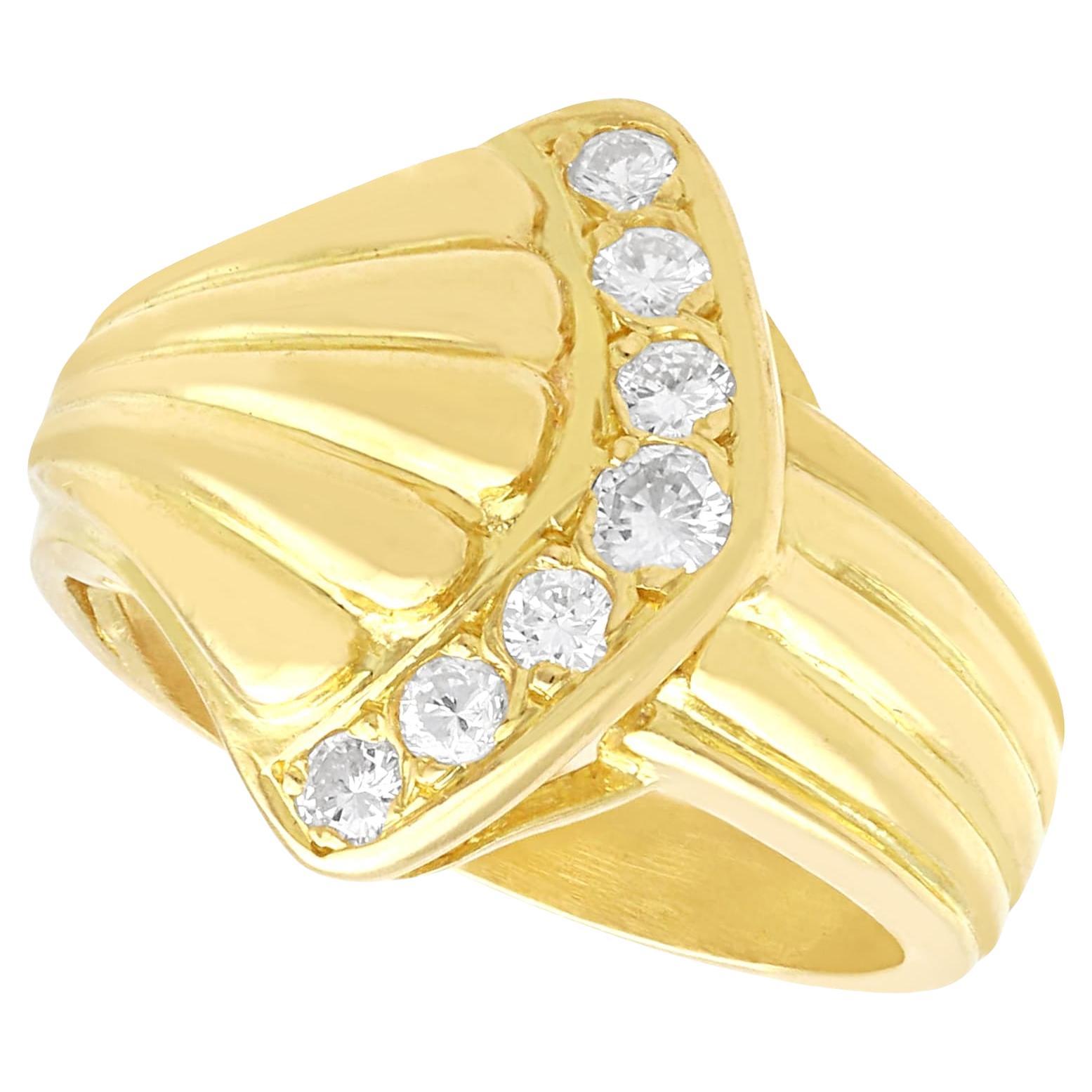 1950s Vintage 0.18 Carat Diamond and 18k Yellow Gold Dress Ring For Sale