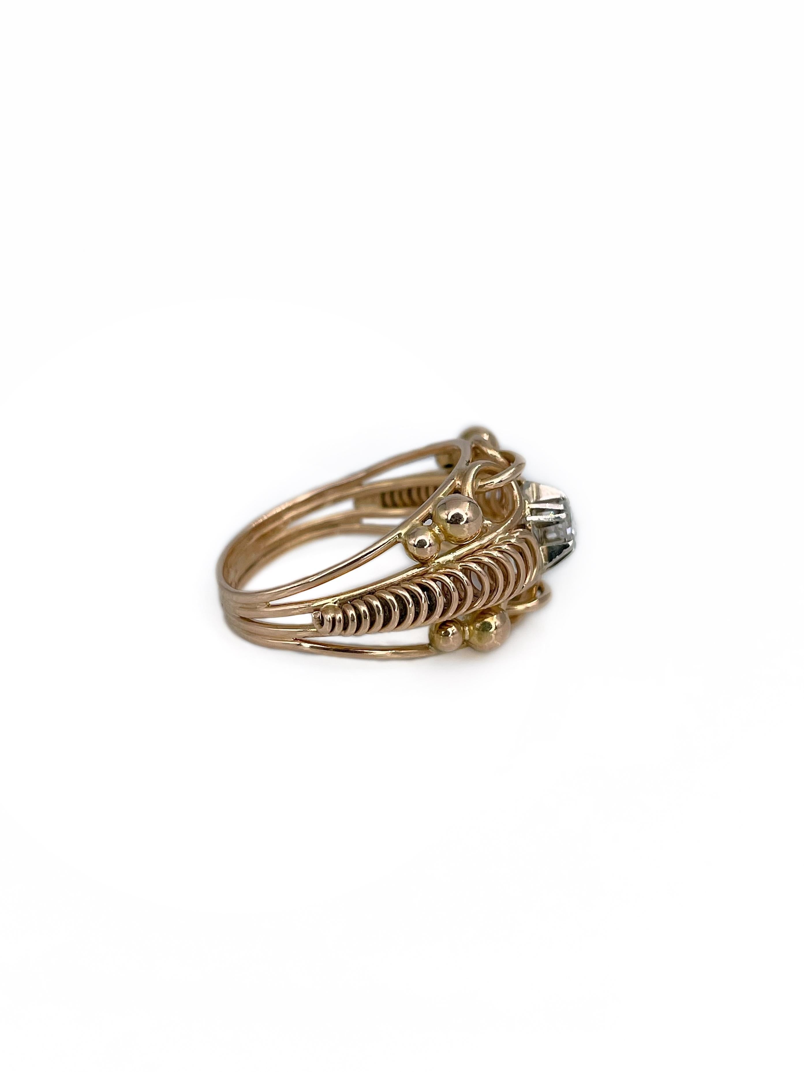 1950er Jahre Vintage durchbrochener Cocktailring aus 18 Karat Gelbgold mit 0,09 Karat Diamanten im Zustand „Gut“ in Vilnius, Vilniaus apskr.