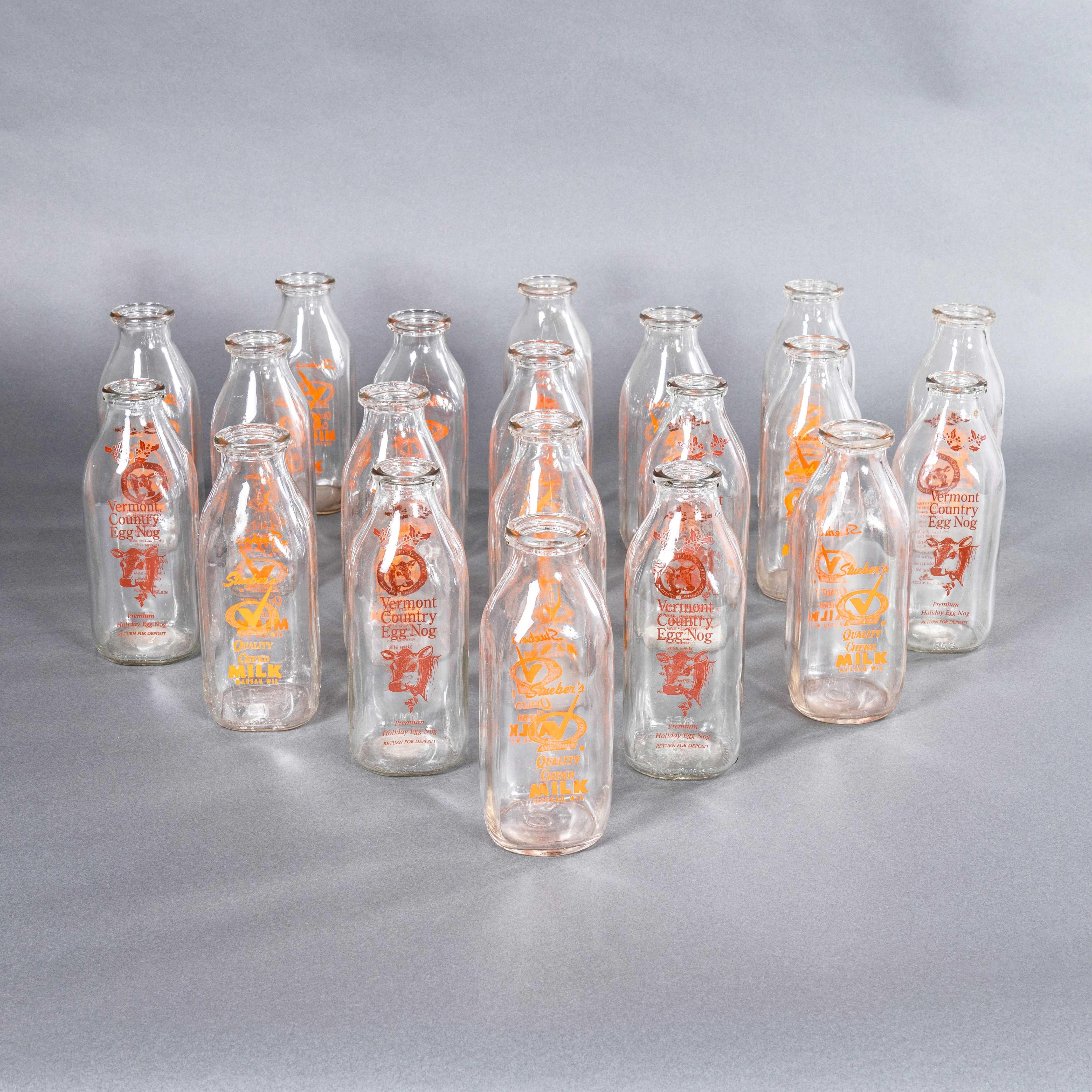 Botellas de leche publicitarias americanas vintage de los años 50 - Gran cantidad disponible en venta 1
