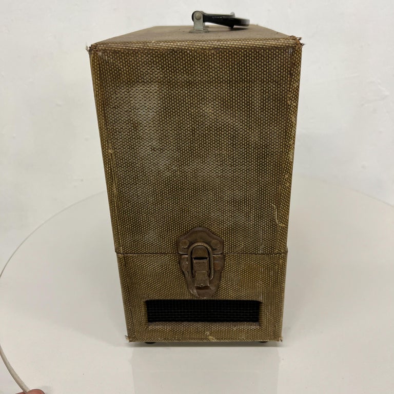 1950s Vintage Argus 200 Slide Projector with Case For Sale at 1stDibs