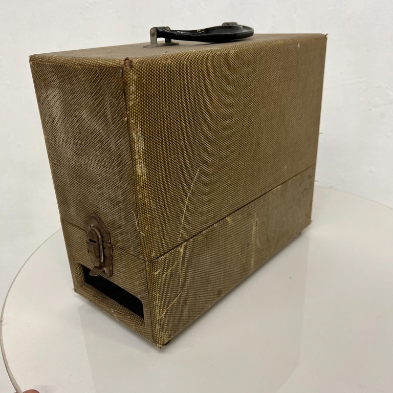 1950s Vintage Argus 200 Slide Projector with Case For Sale at 1stDibs