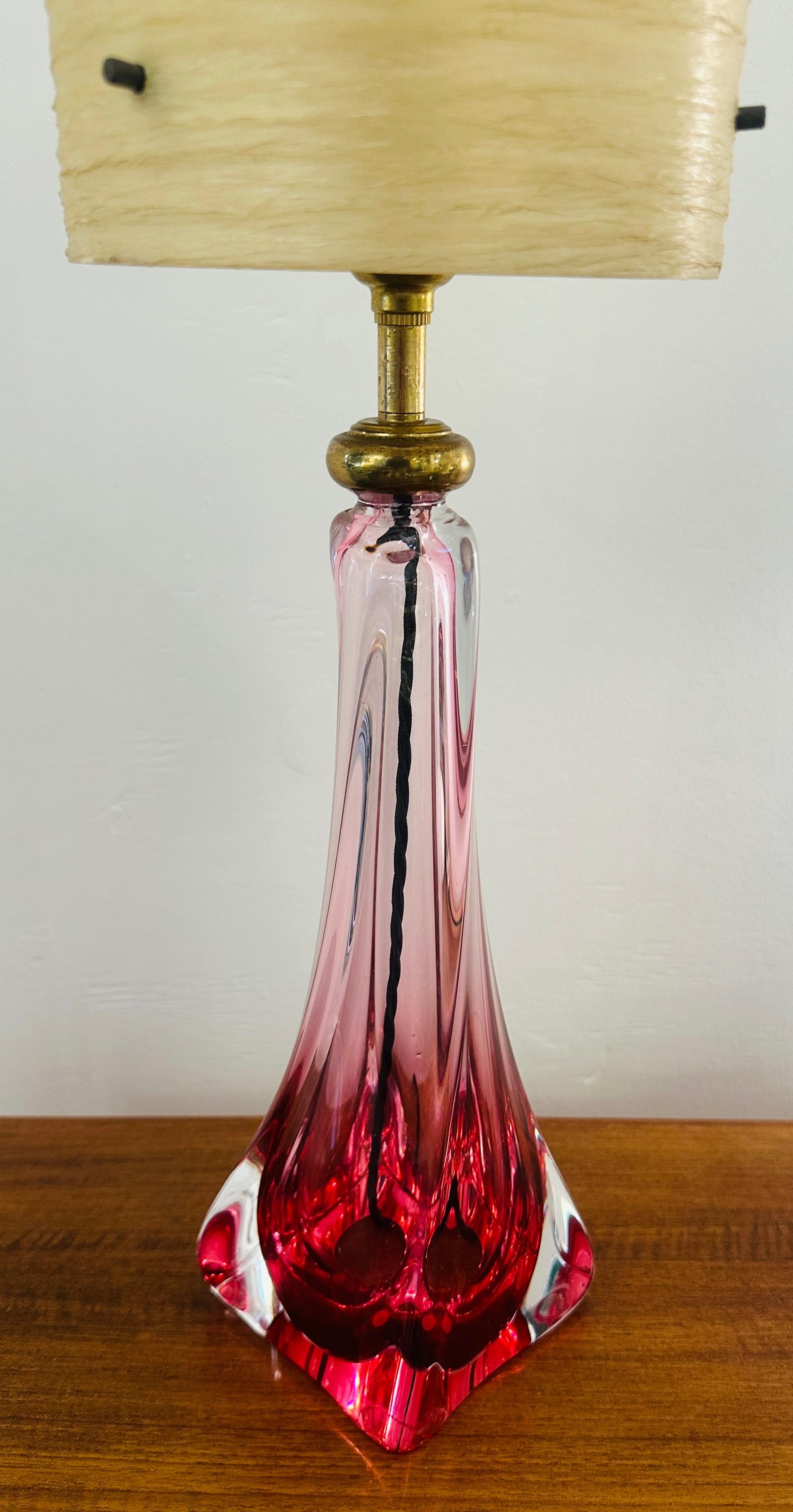 Lampada da tavolo vintage anni '50 in Belgio Val St Lambert rosa e cristallo trasparente in vendita 6