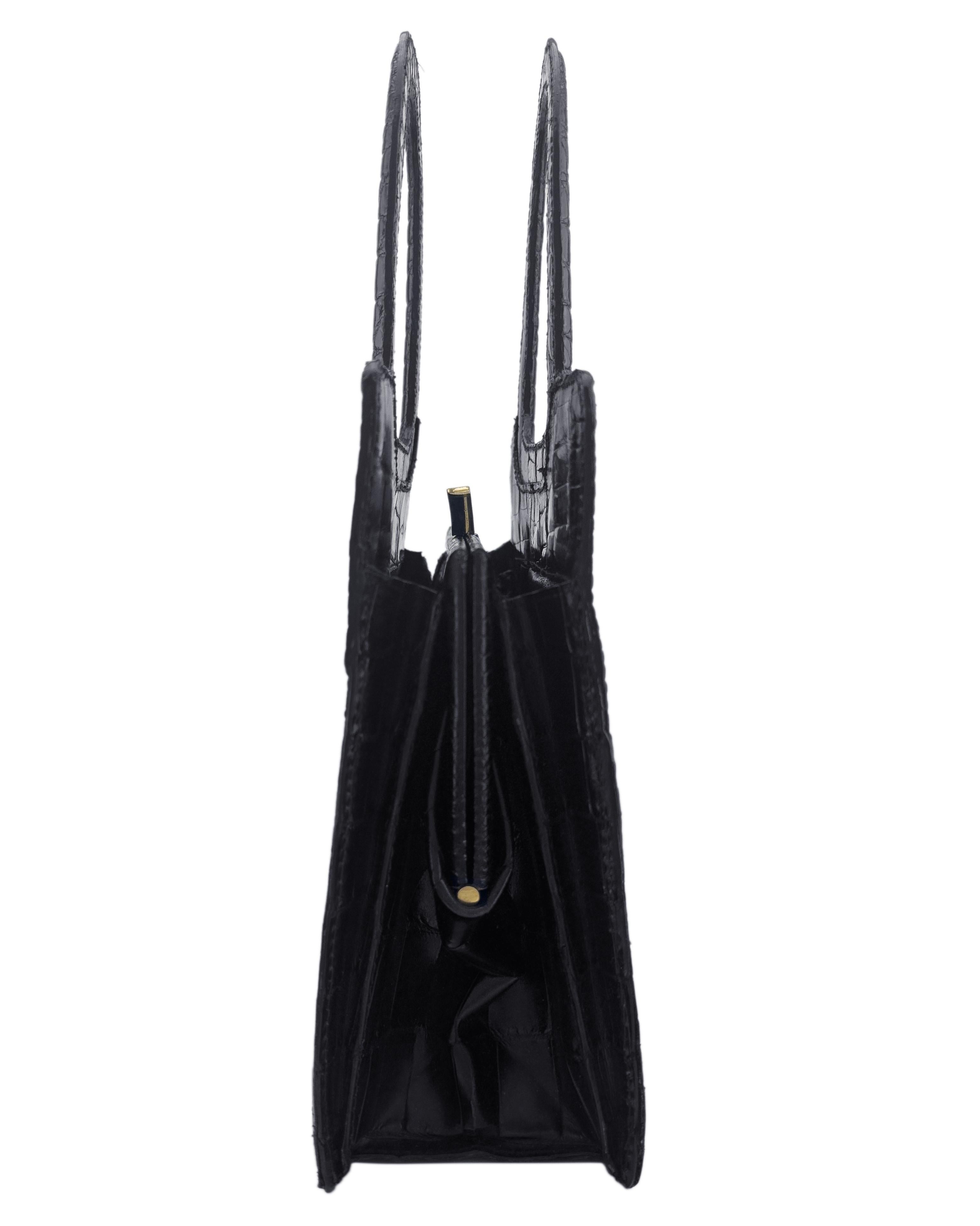 1950er Jahre Vintage Schwarze Krokodil strukturierte Henkeltasche mit Griff oben im Zustand „Gut“ im Angebot in Toronto, Ontario