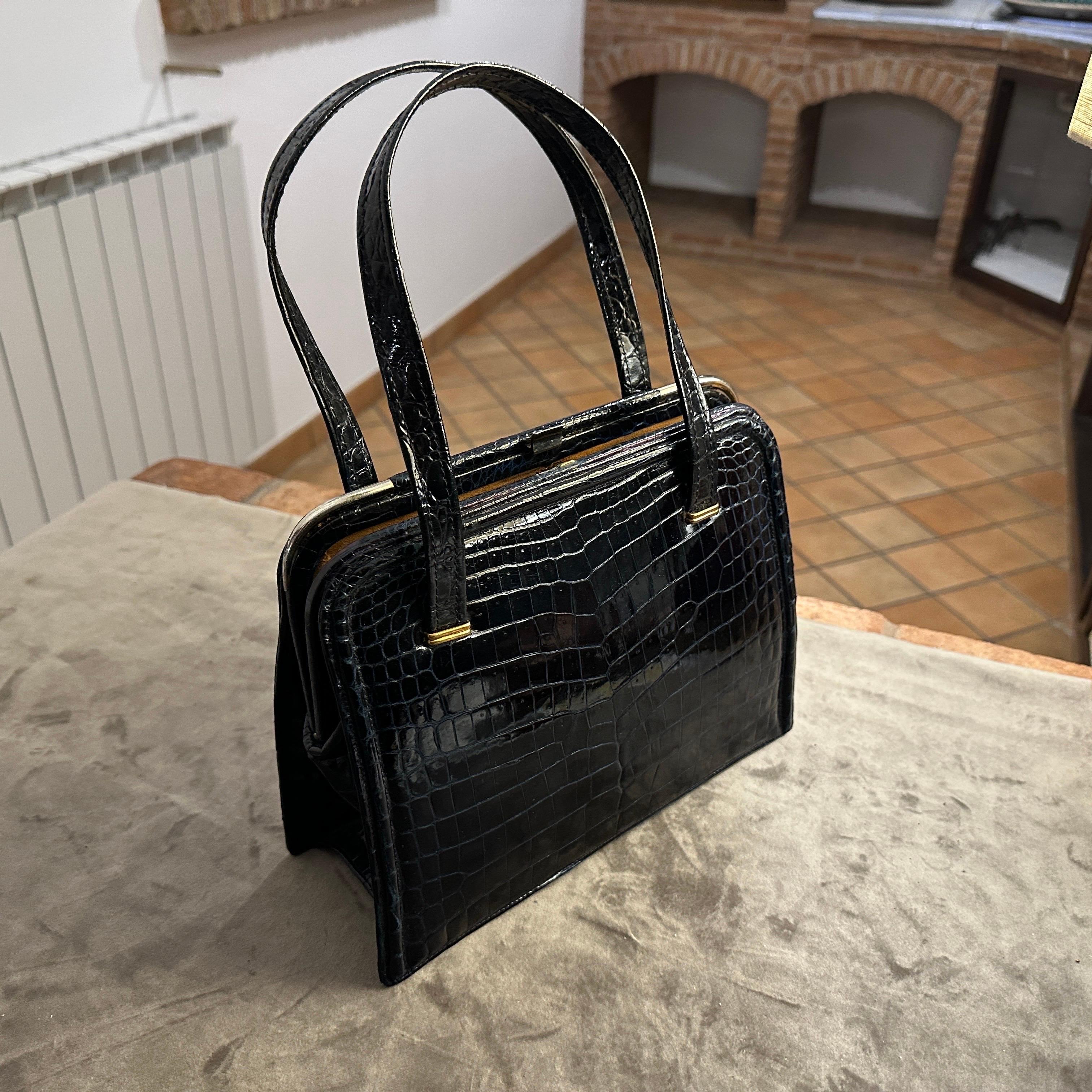 1950er Jahre Vintage Schwarzes Leder und Messing Italienisch Top Handle Bag von Albanese Milano im Angebot 7