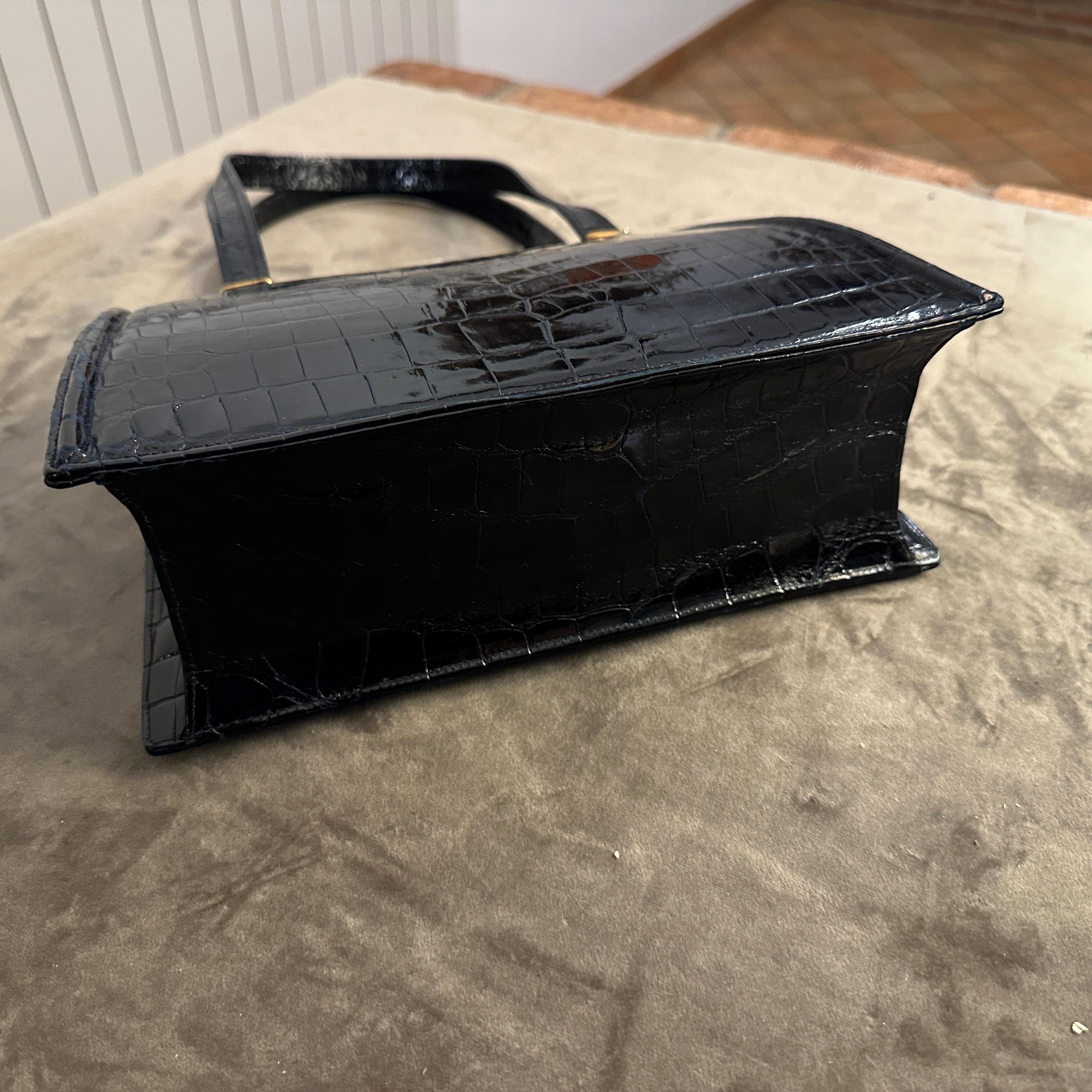 1950er Jahre Vintage Schwarzes Leder und Messing Italienisch Top Handle Bag von Albanese Milano im Angebot 4
