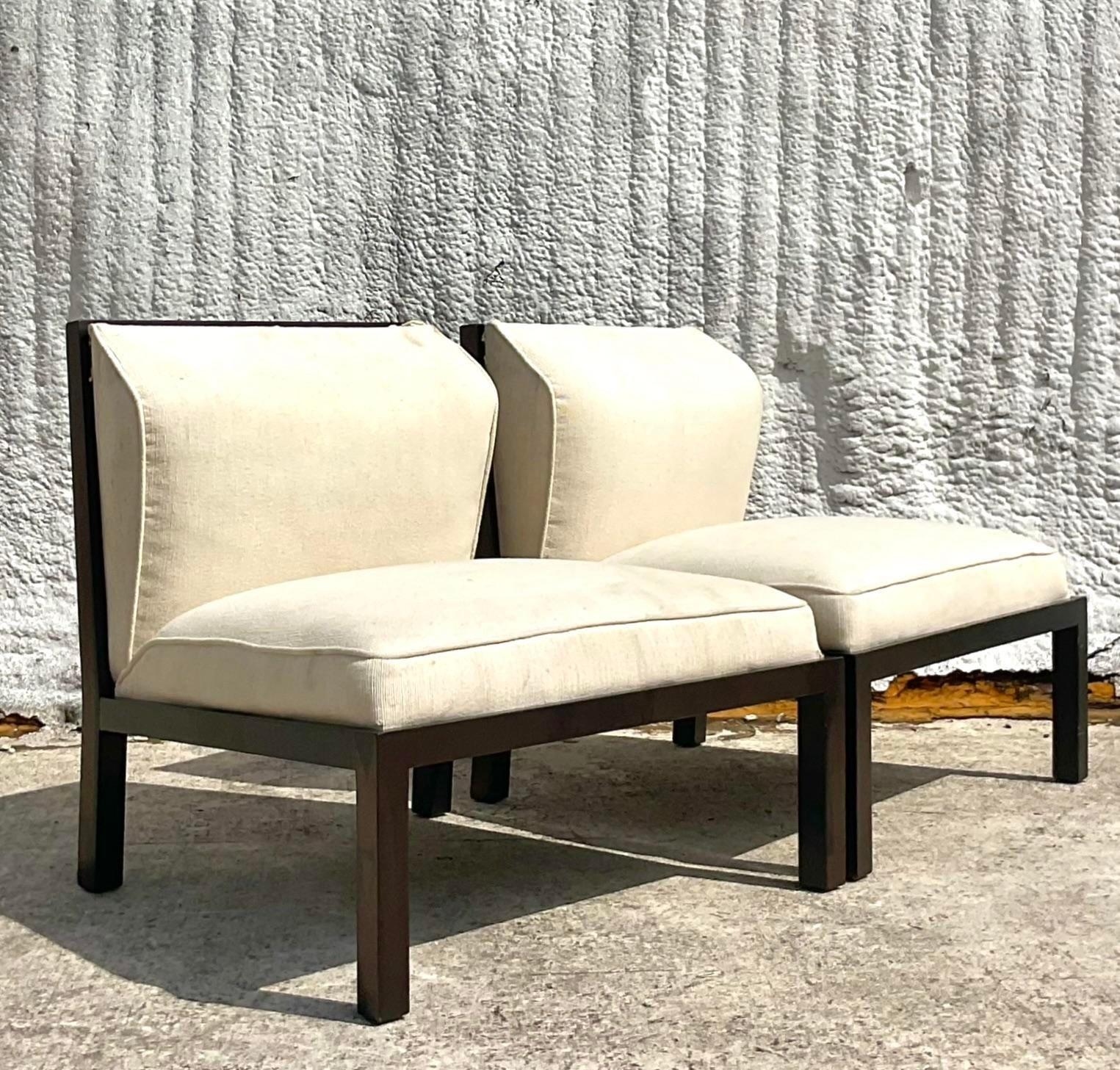 Ein fantastisches Paar von Vintage Boho Slipper Stühle. entworfen von der kultigen Michael Taylor für Baker und auf der Unterseite markiert. Das begehrte Shoji-Schirm-Design. Erworben aus einem Hudson-Nachlass