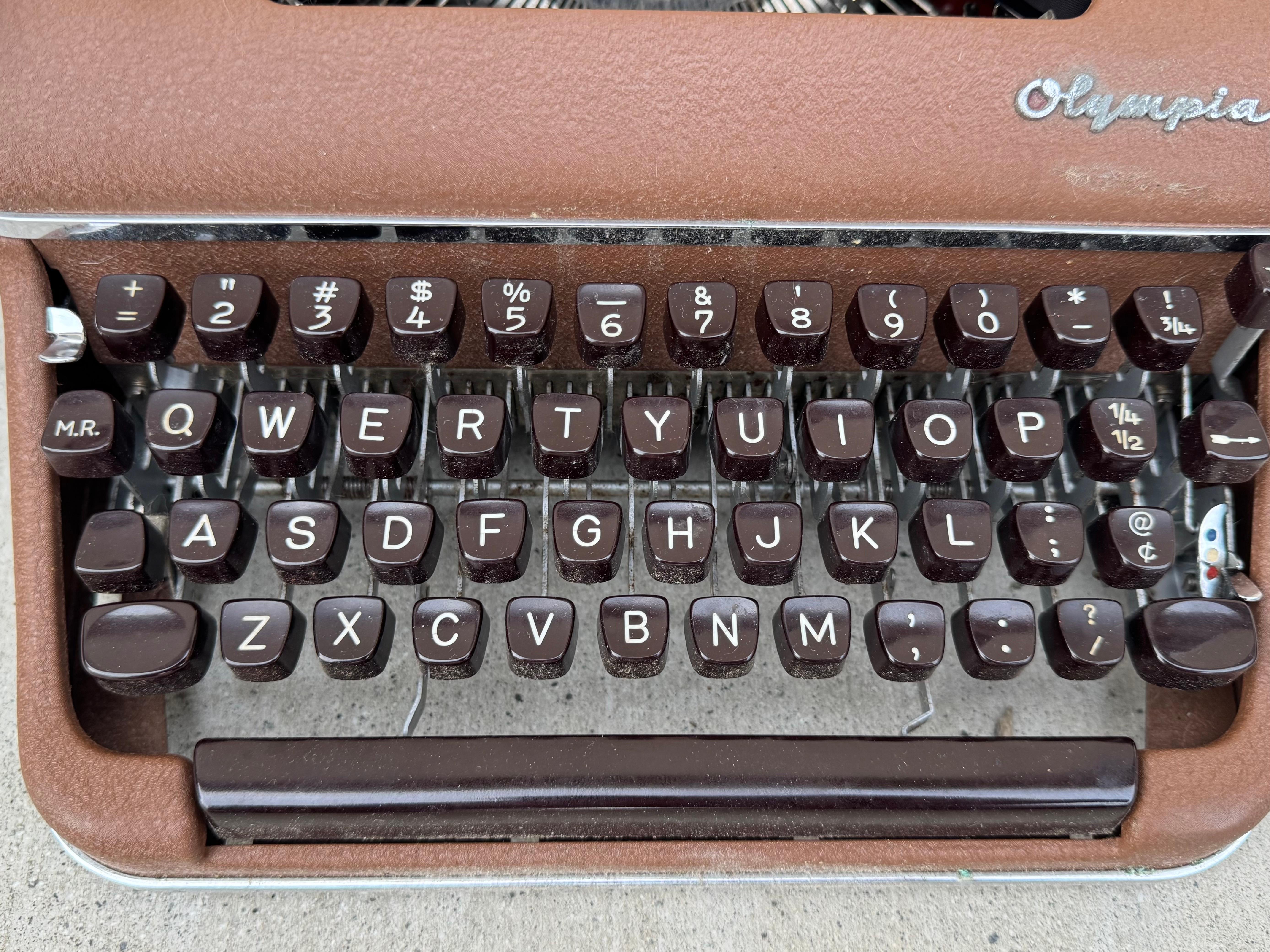 Mid-20th Century 1950's Vintage Brown Olympia SM3 Typewriter With Senatorial #71 Typeface