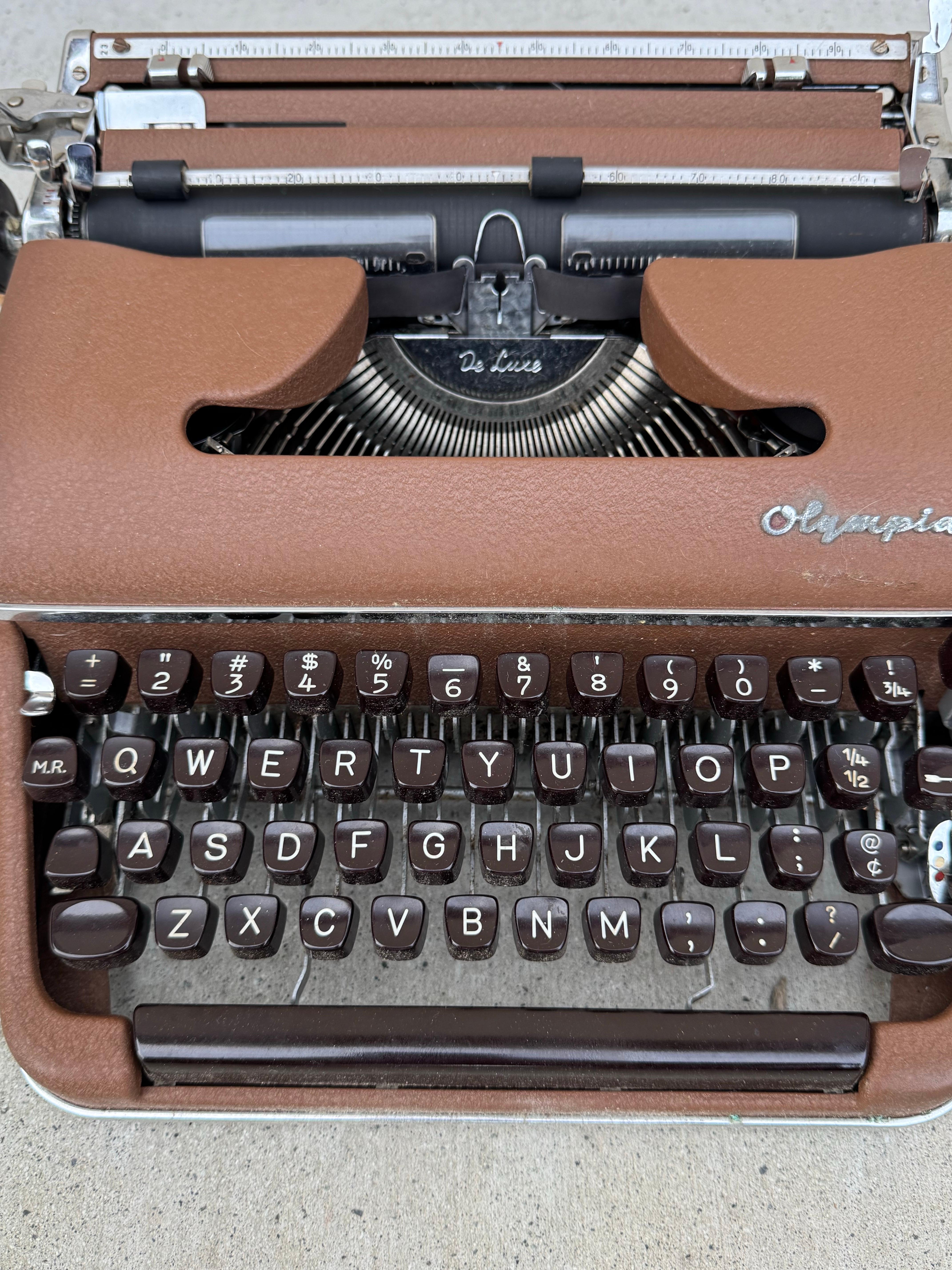 Metal 1950's Vintage Brown Olympia SM3 Typewriter With Senatorial #71 Typeface
