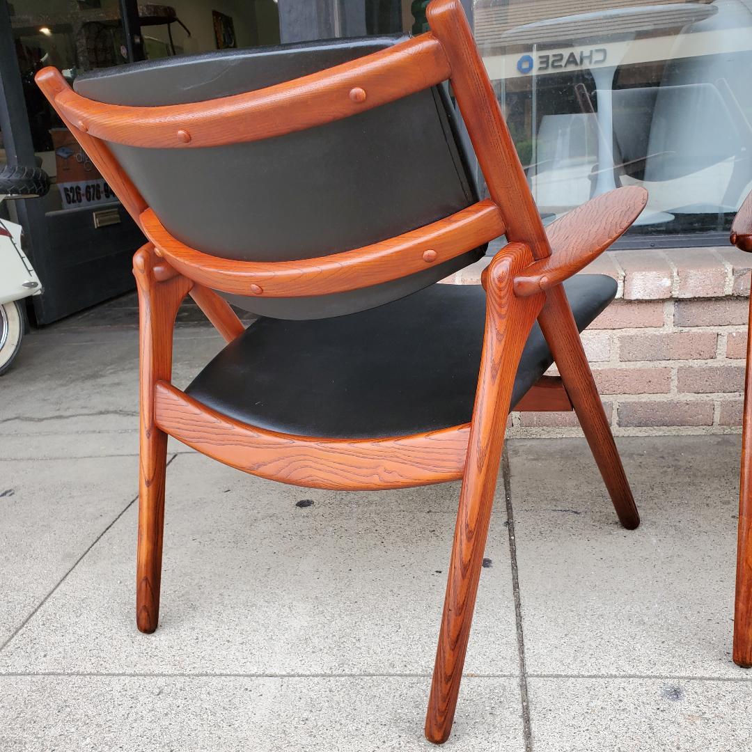 1950s Vintage Danish Hans Wegner Sawhorse Lounge Chairs - A Set Of 2 For Sale 10
