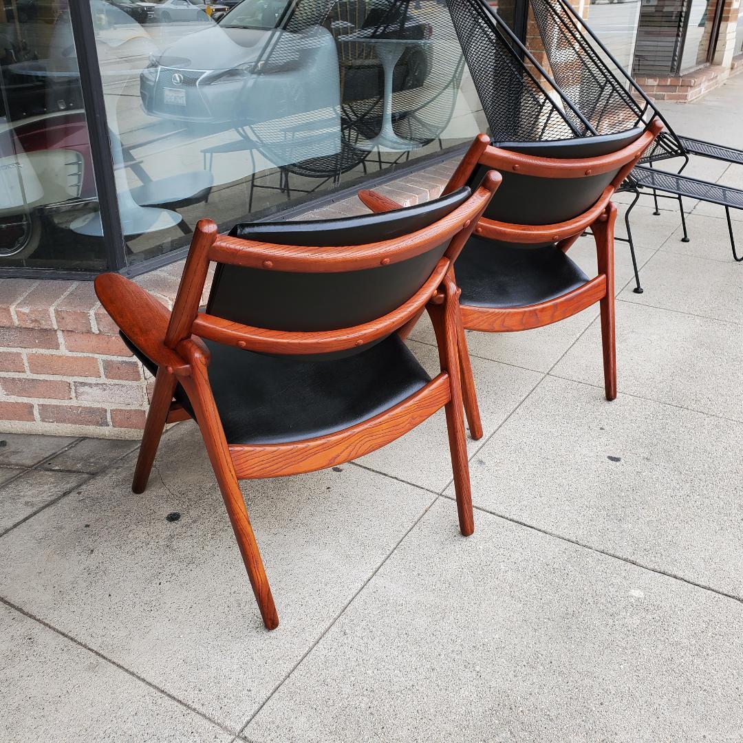 1950s Vintage Danish Hans Wegner Sawhorse Lounge Chairs - A Set Of 2 For Sale 12