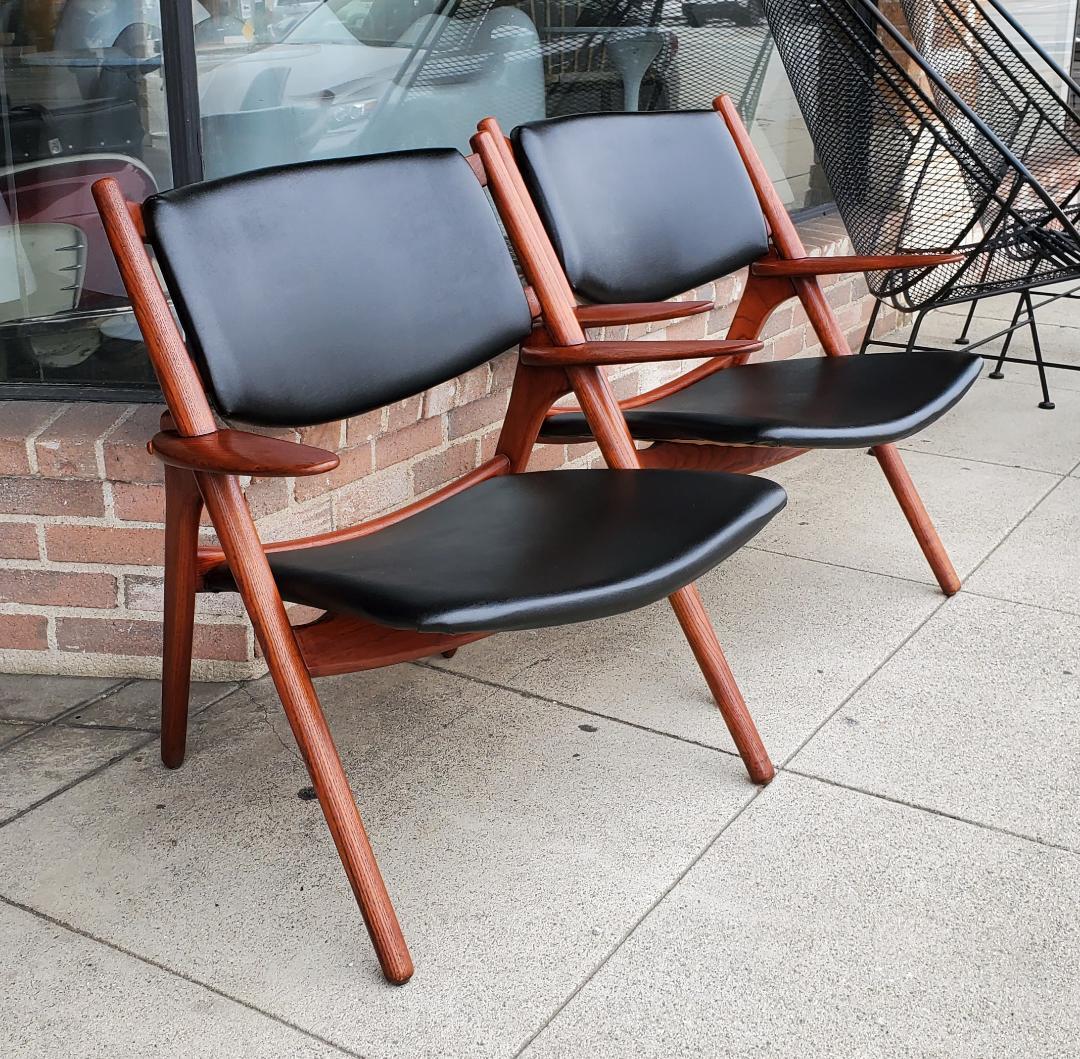 1950s Vintage Danish Hans Wegner Sawhorse Lounge Chairs - A Set Of 2 In Good Condition For Sale In Monrovia, CA