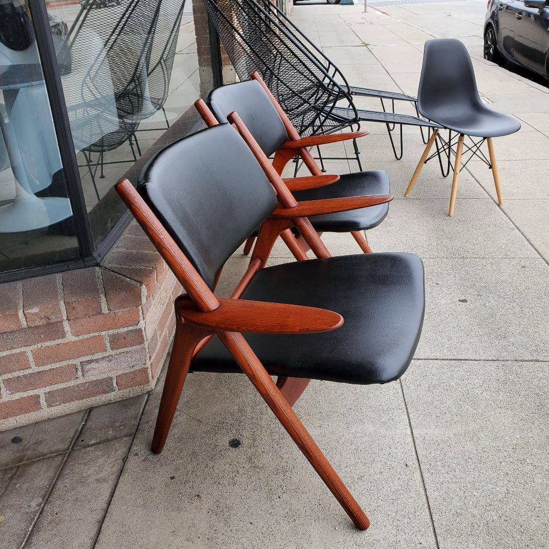 20th Century 1950s Vintage Danish Hans Wegner Sawhorse Lounge Chairs - A Set Of 2 For Sale