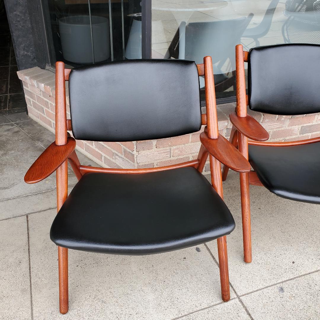 Naugahyde 1950s Vintage Danish Hans Wegner Sawhorse Lounge Chairs - A Set Of 2 For Sale