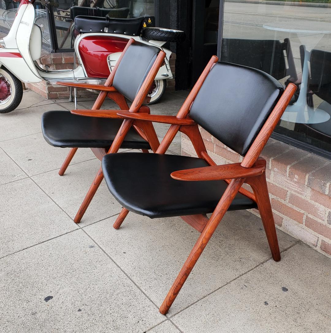 1950s Vintage Danish Hans Wegner Sawhorse Lounge Chairs - A Set Of 2 For Sale 2