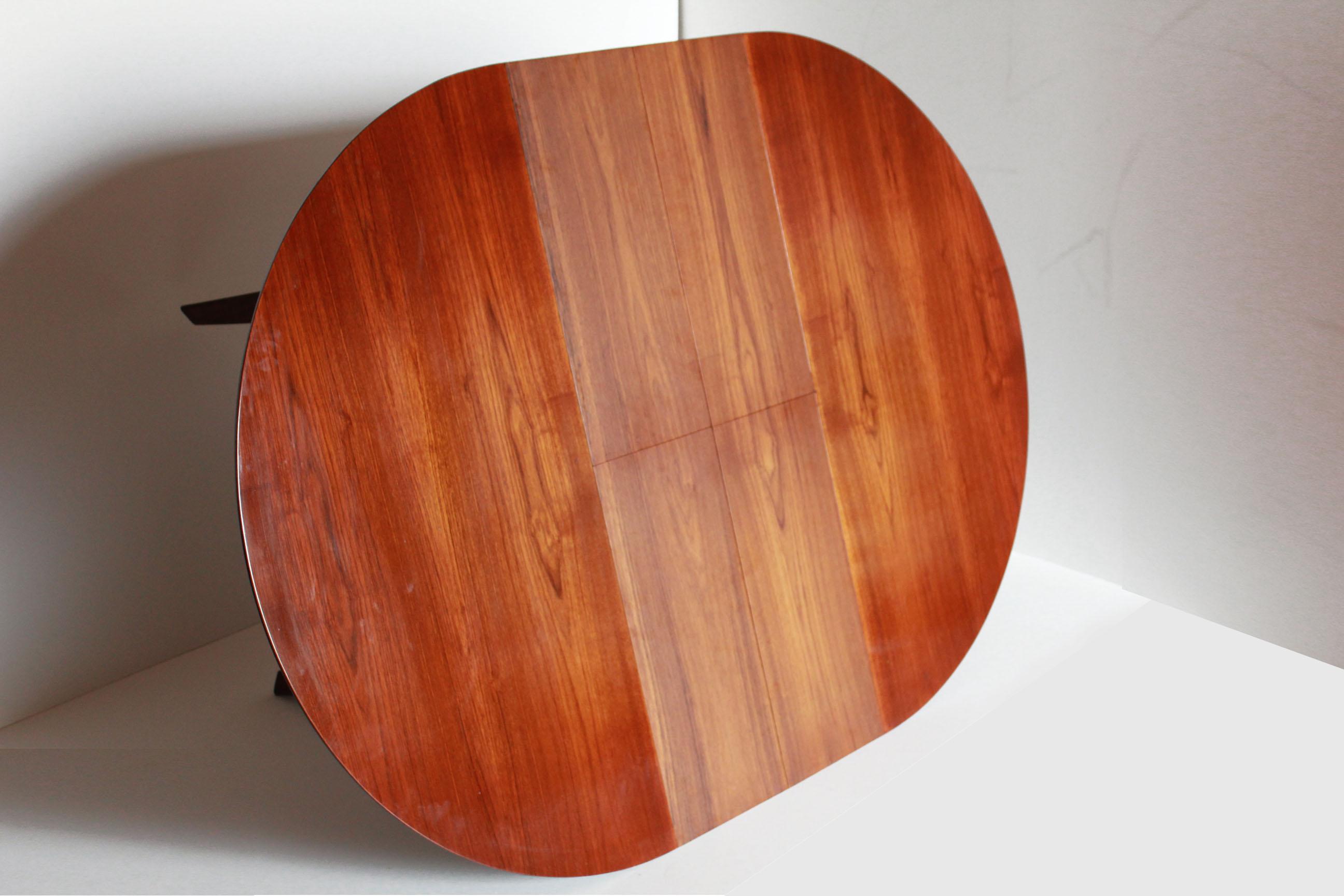1950s Vintage extendible Dining Table in Solid Teak by Vittorio Dassi 1