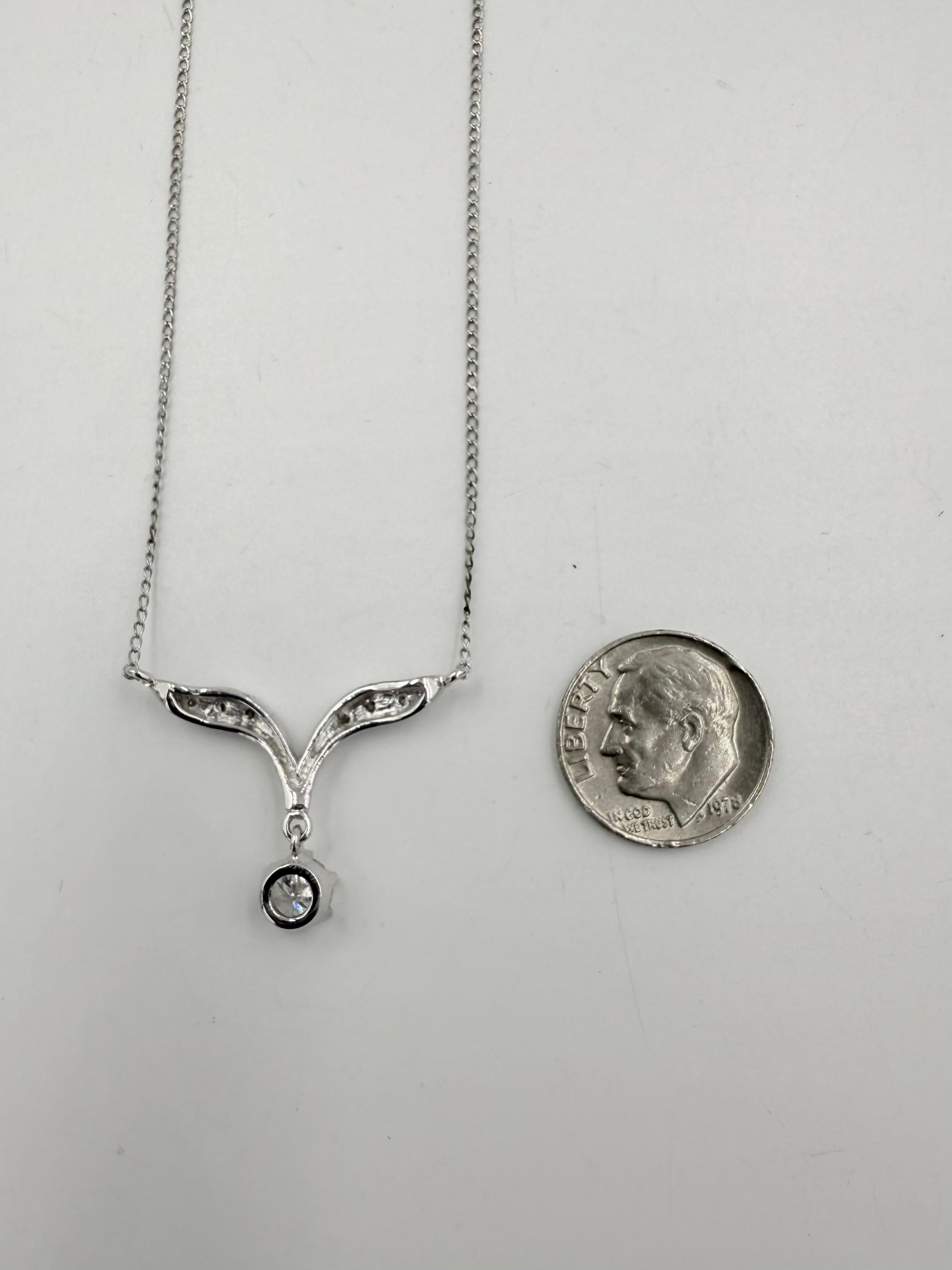 Collana vintage anni '50 con goccia di diamante in oro bianco 14 carati In condizioni buone in vendita a Los Angeles, CA