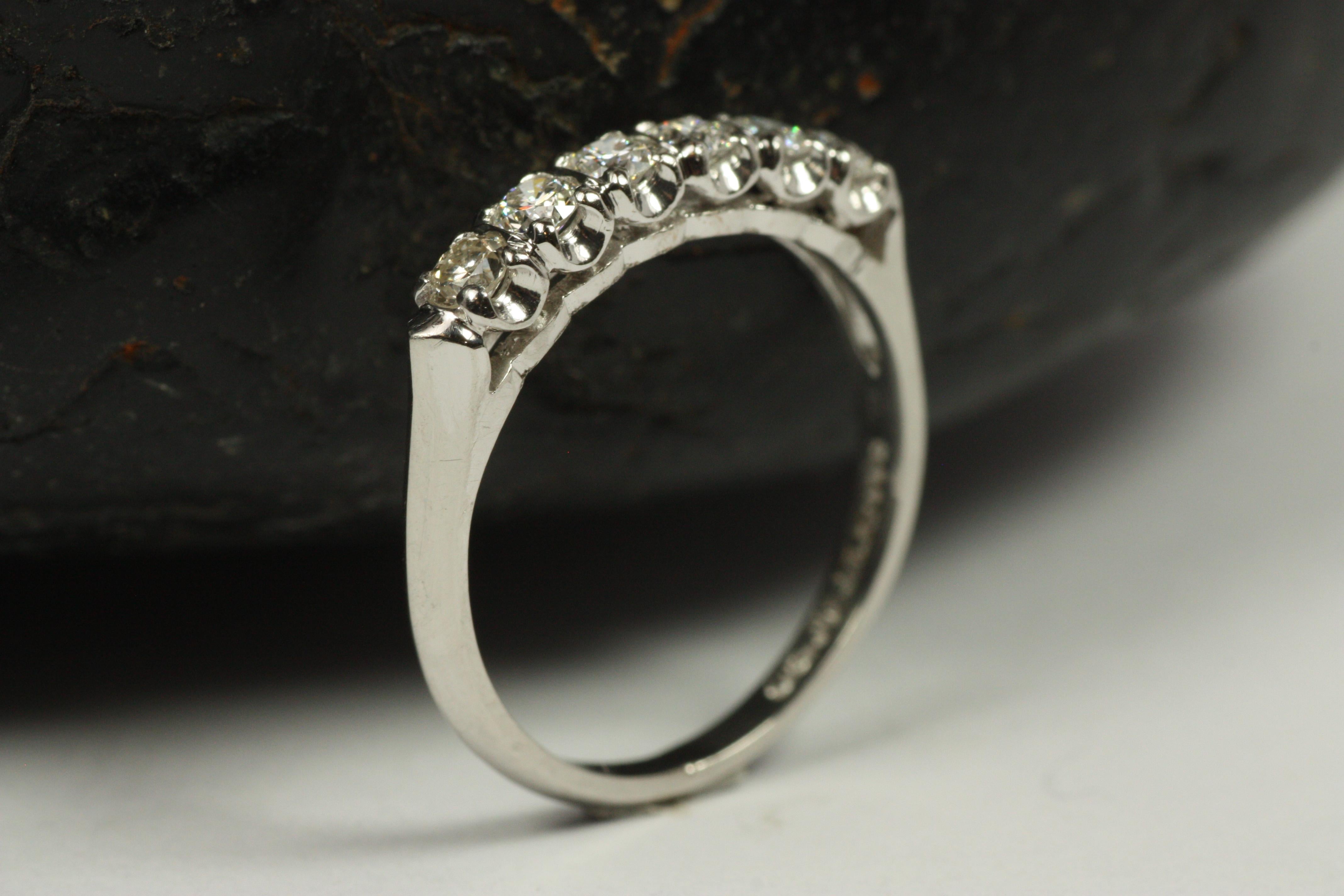 1950s Vintage Diamond Platinum 3.3mm Wedding Band In Good Condition For Sale In Santa Monica, CA