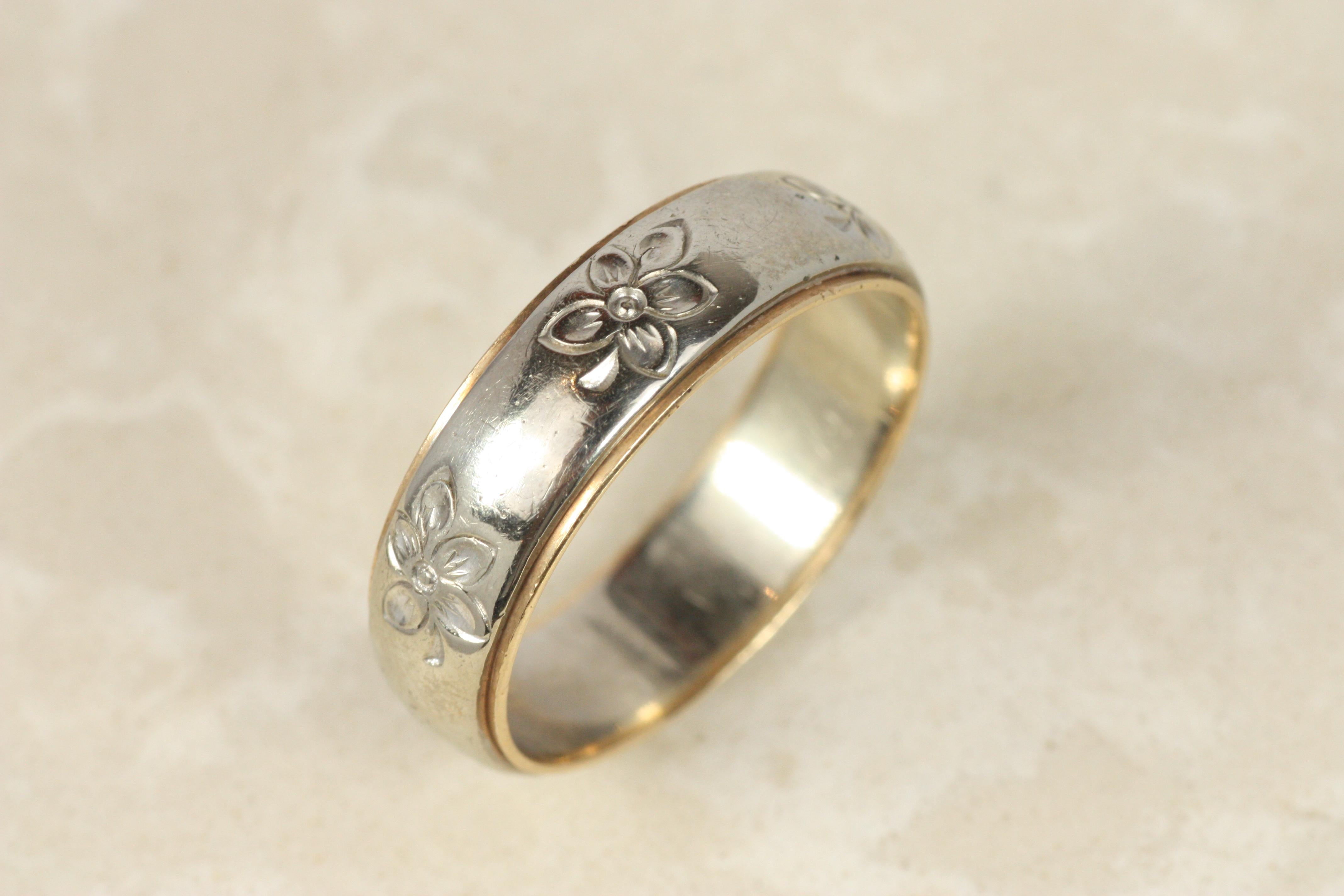 1950s Vintage Floral Two-Tone 6.7mm Wedding Band in 14K White & Yellow Gold For Sale 2
