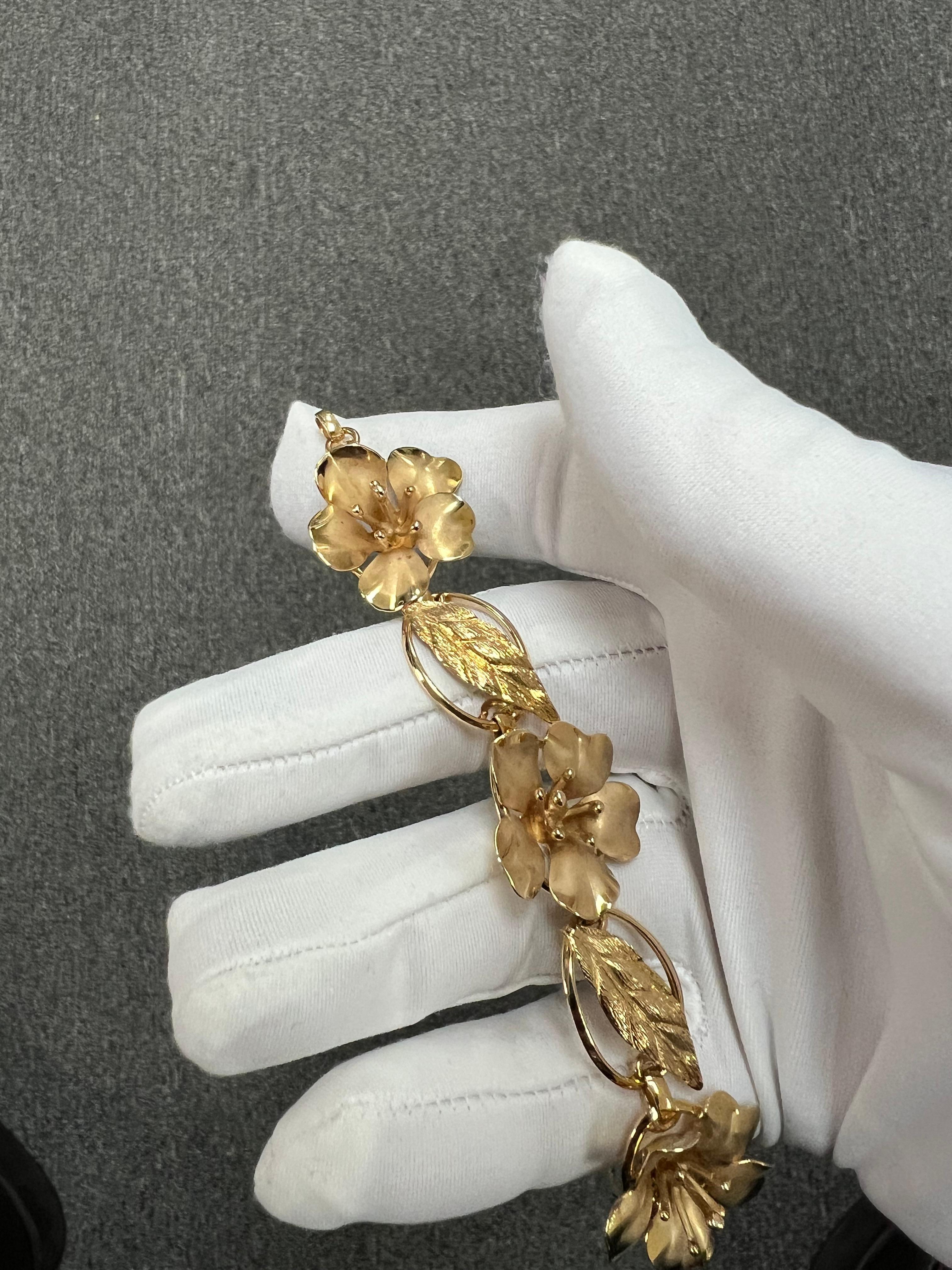 1950er Jahre Vintage Blume und Blatt Gelbgold-Armband im Angebot 6