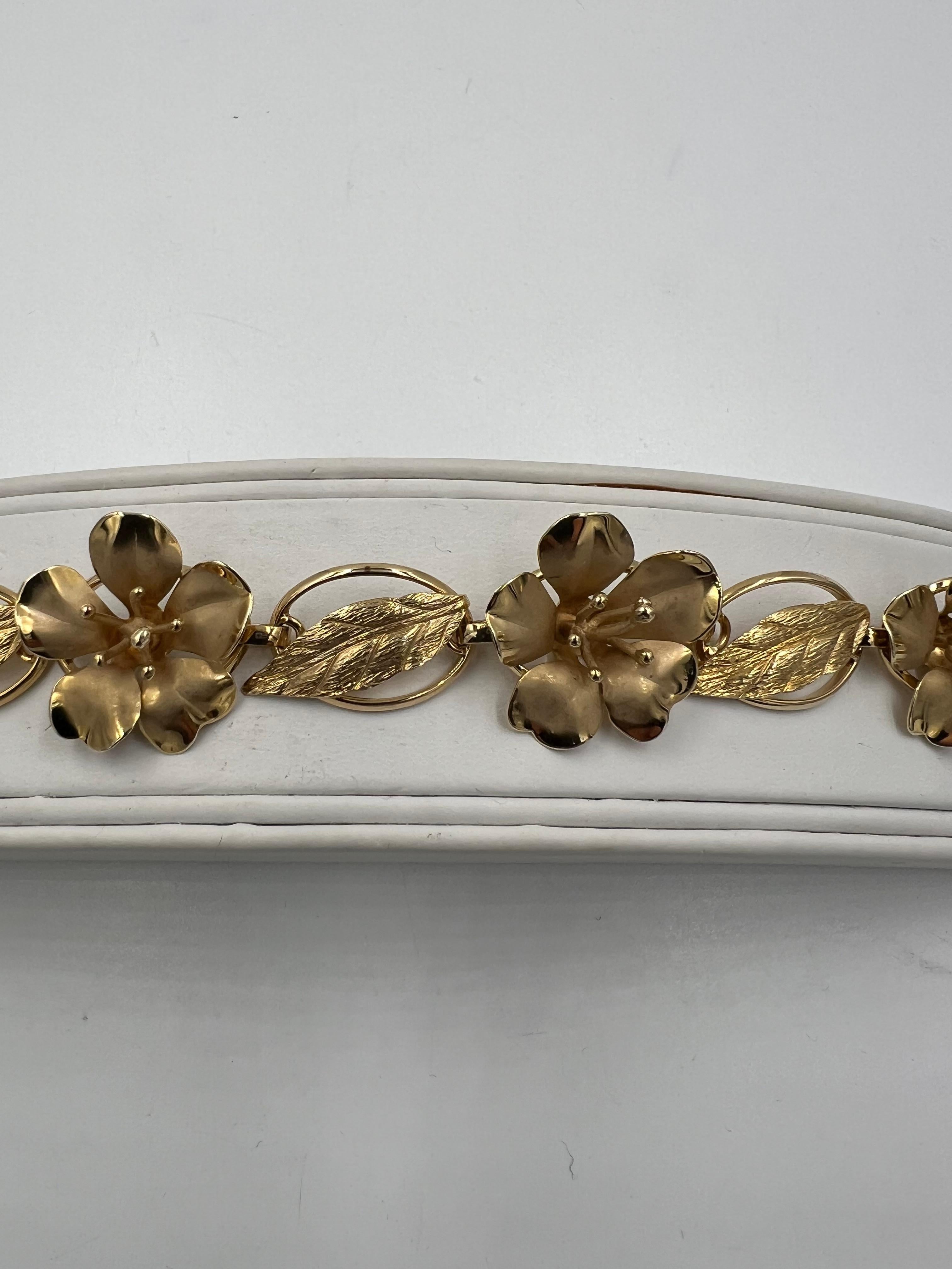 1950er Jahre Vintage Blume und Blatt Gelbgold-Armband im Angebot 8