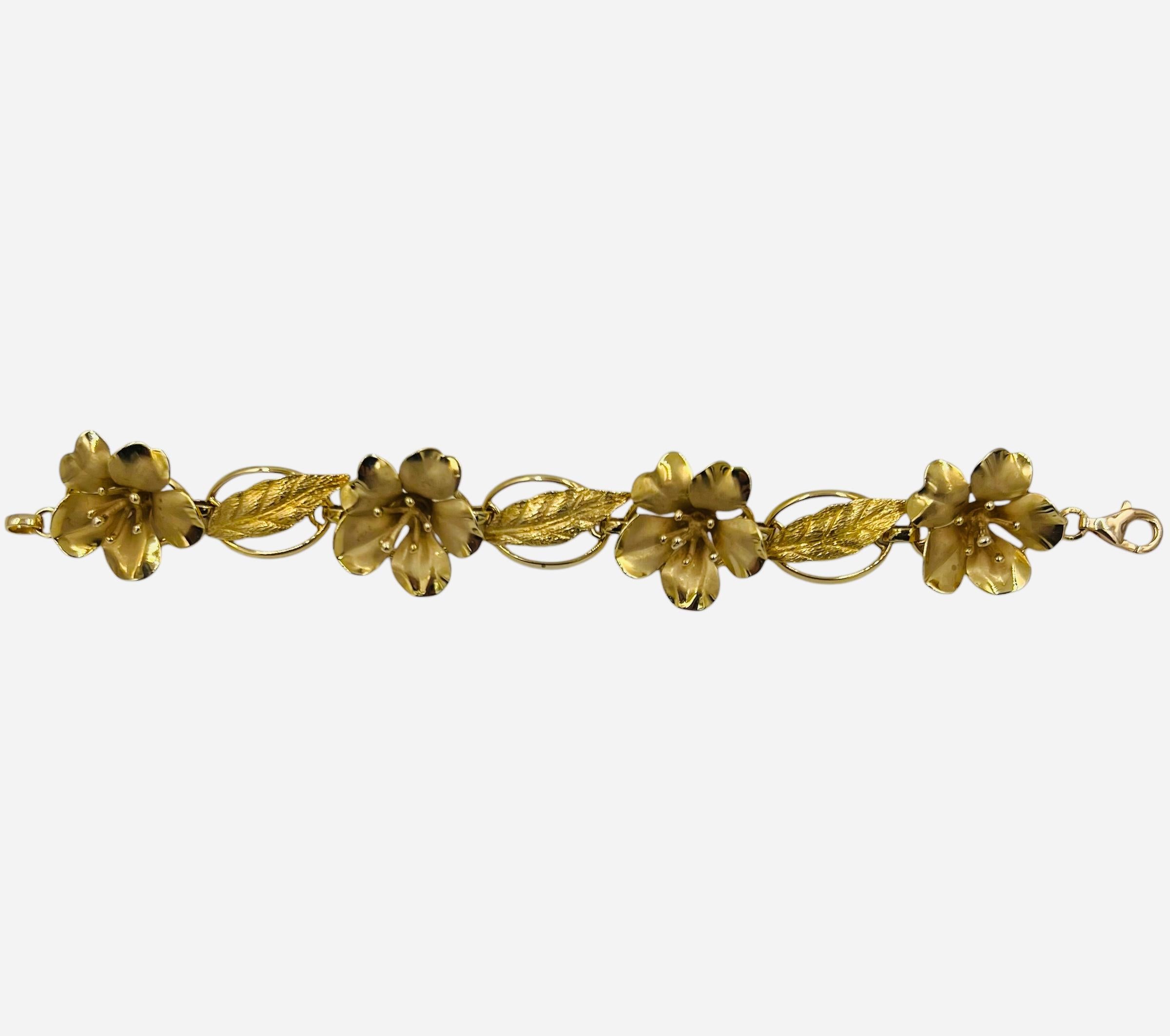 1950er Jahre Vintage Blume und Blatt Gelbgold-Armband für Damen oder Herren im Angebot