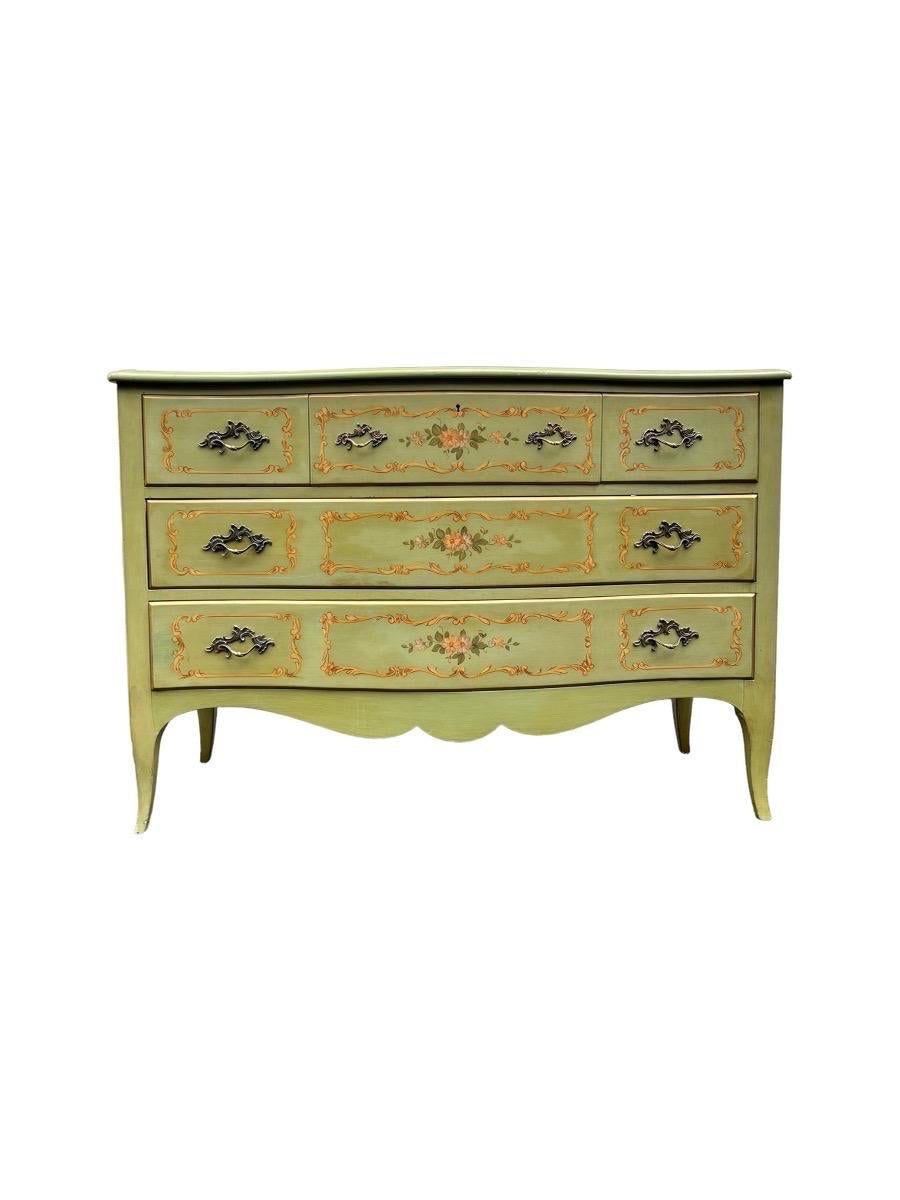 French provincial dresser made by John Widdicomb.

Grand Rapids, USA , circa 1950s.

Sold Cherry Cconstruction and original custom paint and brass hardware.

Good original vintage condition.

Dimensions. 51 W ; 21 D ; 35 H.