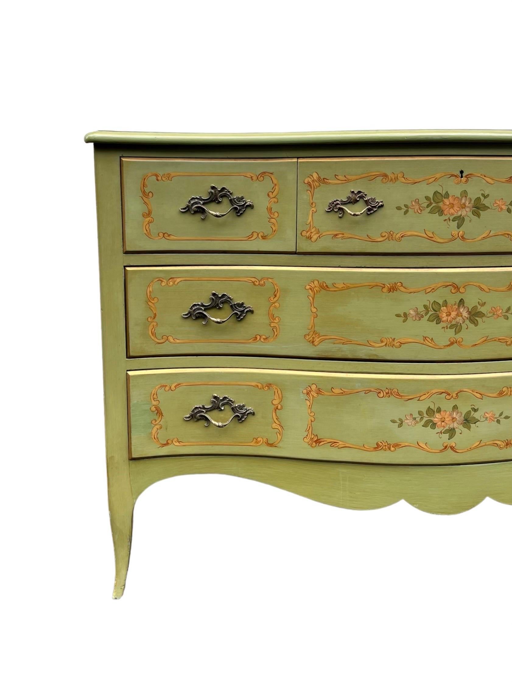 1950s, Vintage French Provincial Style Cherry Wood Dresser by John Widdicomb Bon état - En vente à Seattle, WA