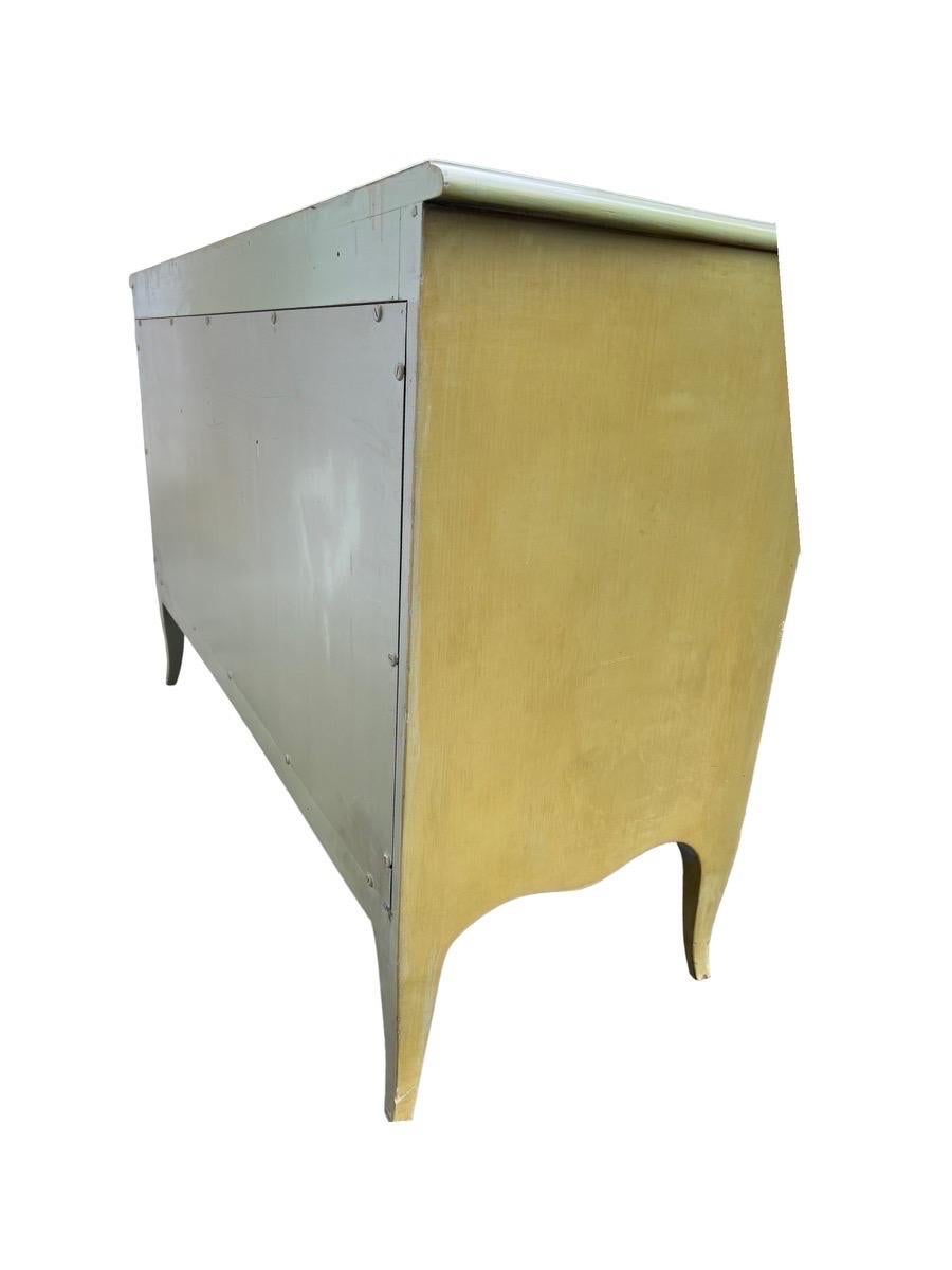 1950s, Vintage French Provincial Style Cherry Wood Dresser by John Widdicomb en vente 1