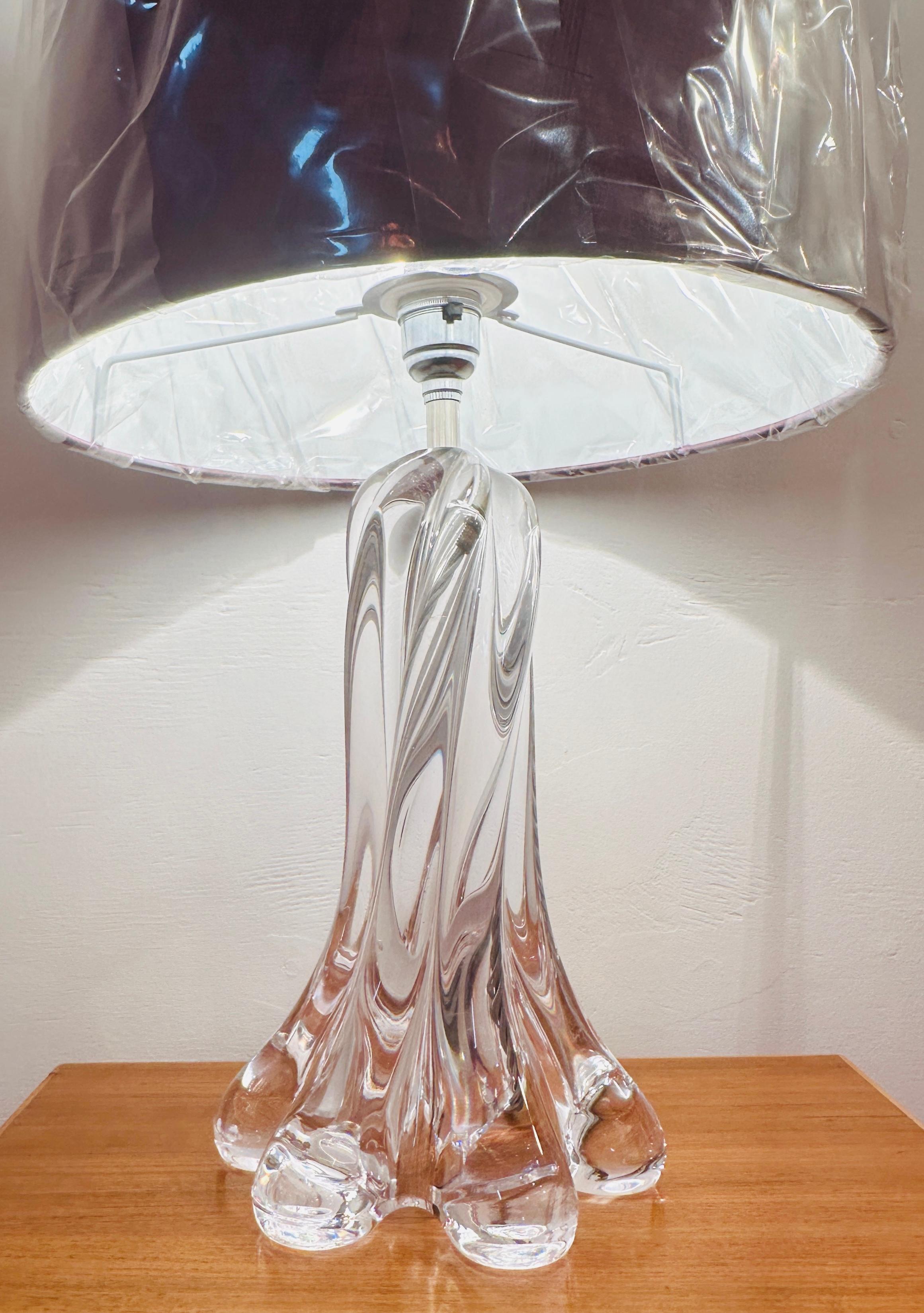 1950s Vintage French Vannes le Châtel Clear Crystal Glass Raindrop Table Lamp 5