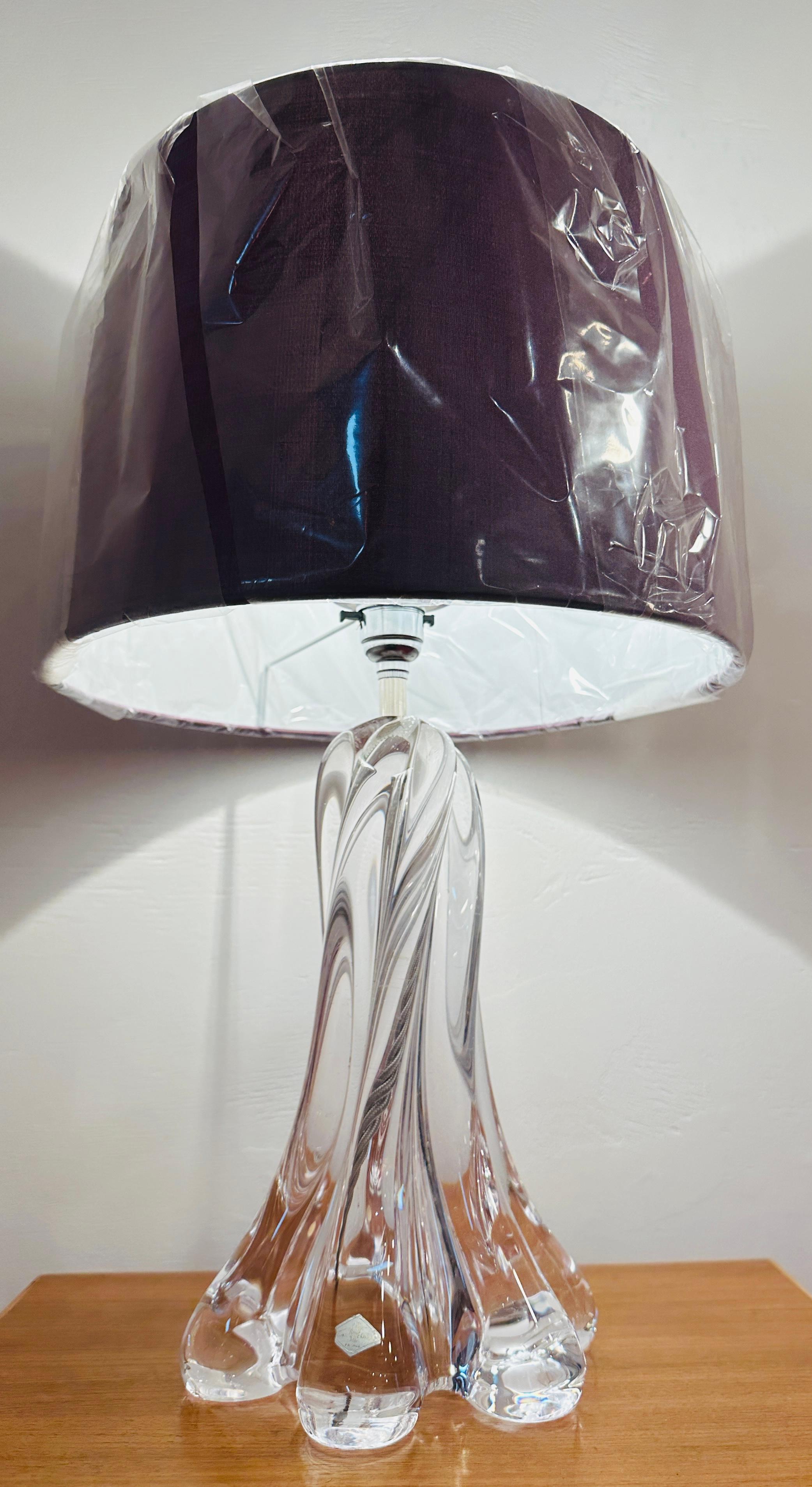 Mid-Century Modern 1950s Vintage French Vannes le Châtel Clear Crystal Glass Raindrop Table Lamp