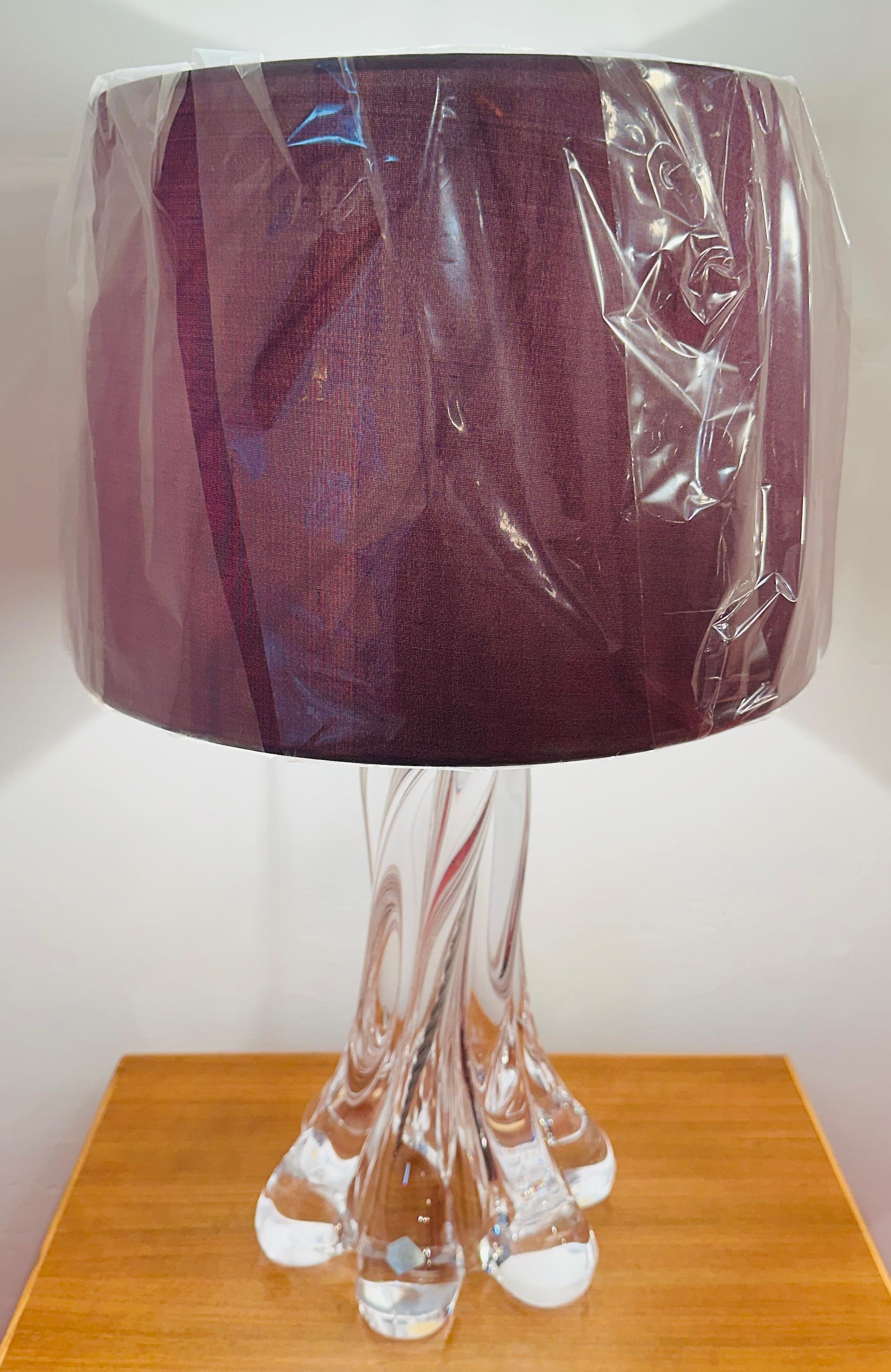 Hand-Crafted 1950s Vintage French Vannes le Châtel Clear Crystal Glass Raindrop Table Lamp