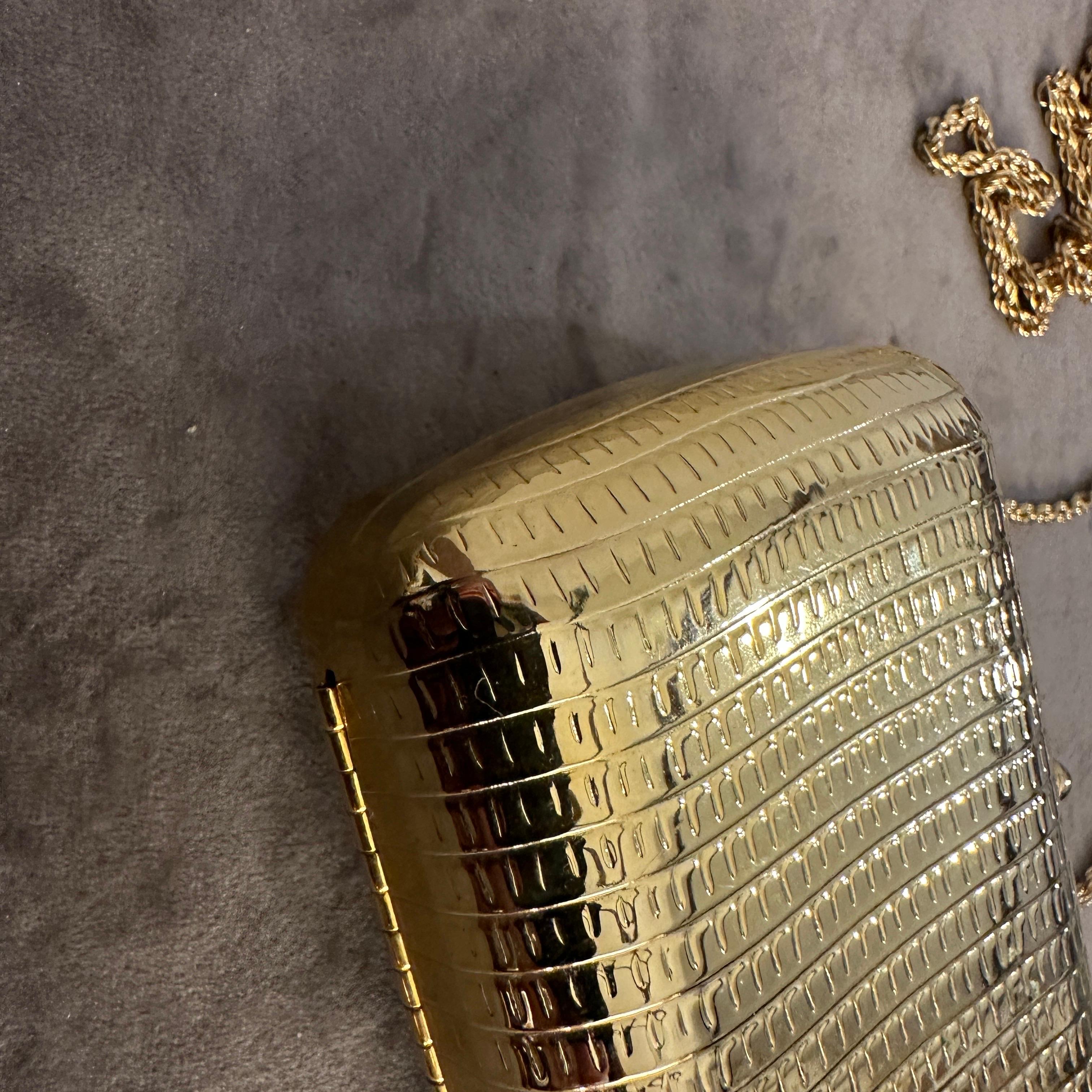 1950s Vintage Gilded Metal Bag Evening Bag In Excellent Condition In Aci Castello, IT