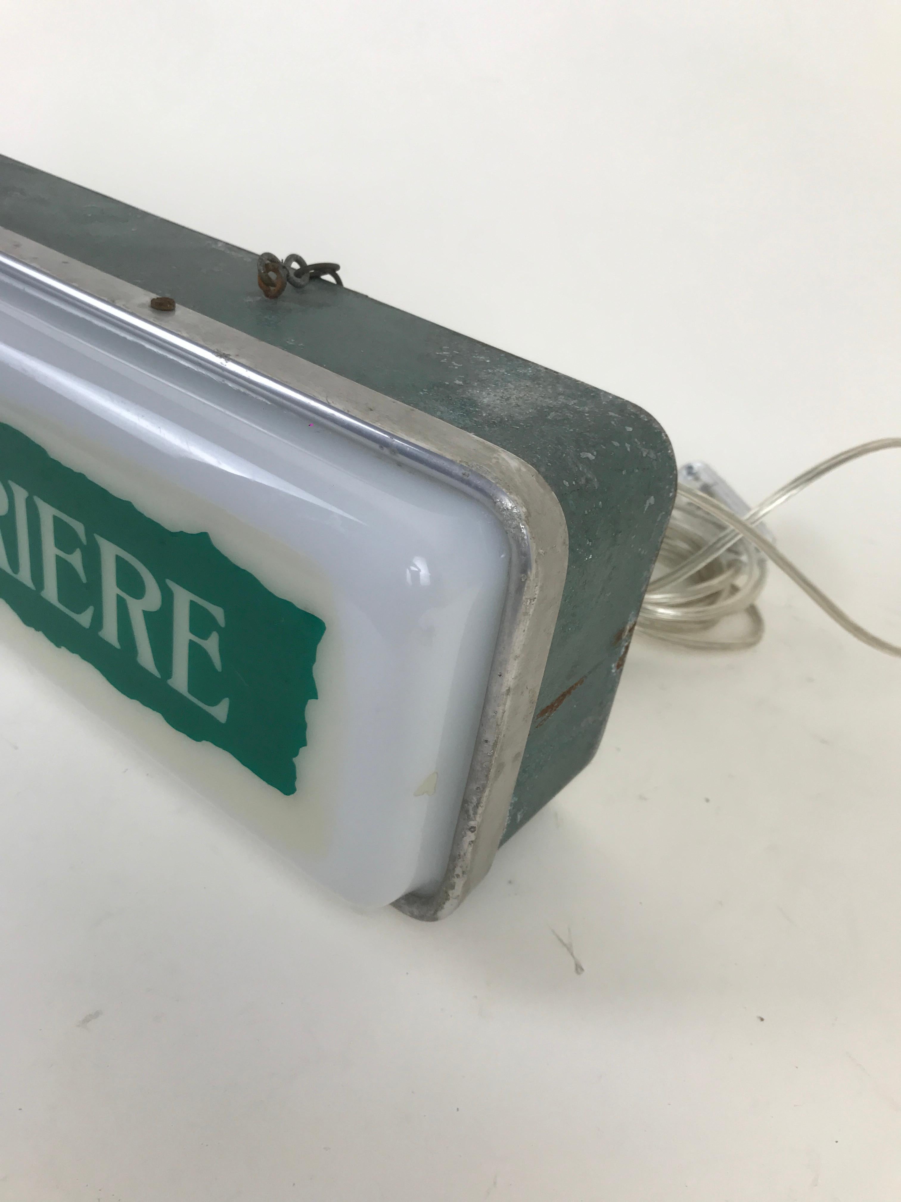 1950s Vintage Green and White Domenica del Corriere Newspaper Illuminated Sign For Sale 2