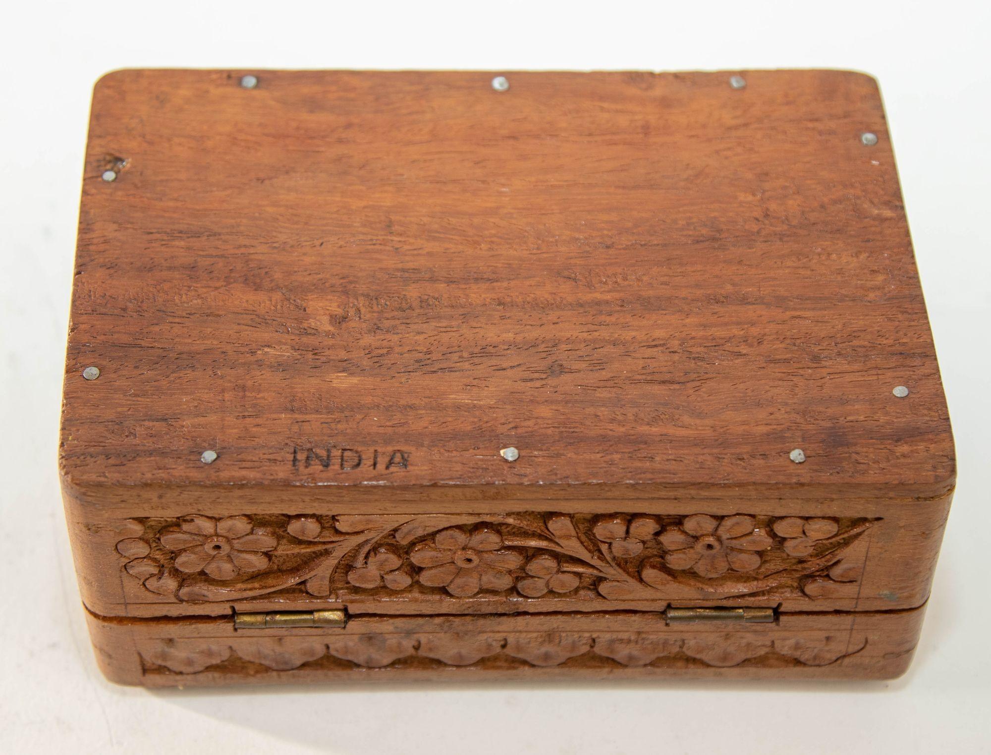1950s Vintage Hand Carved Wooden Kashmiri Jewelry Box India In Good Condition In North Hollywood, CA