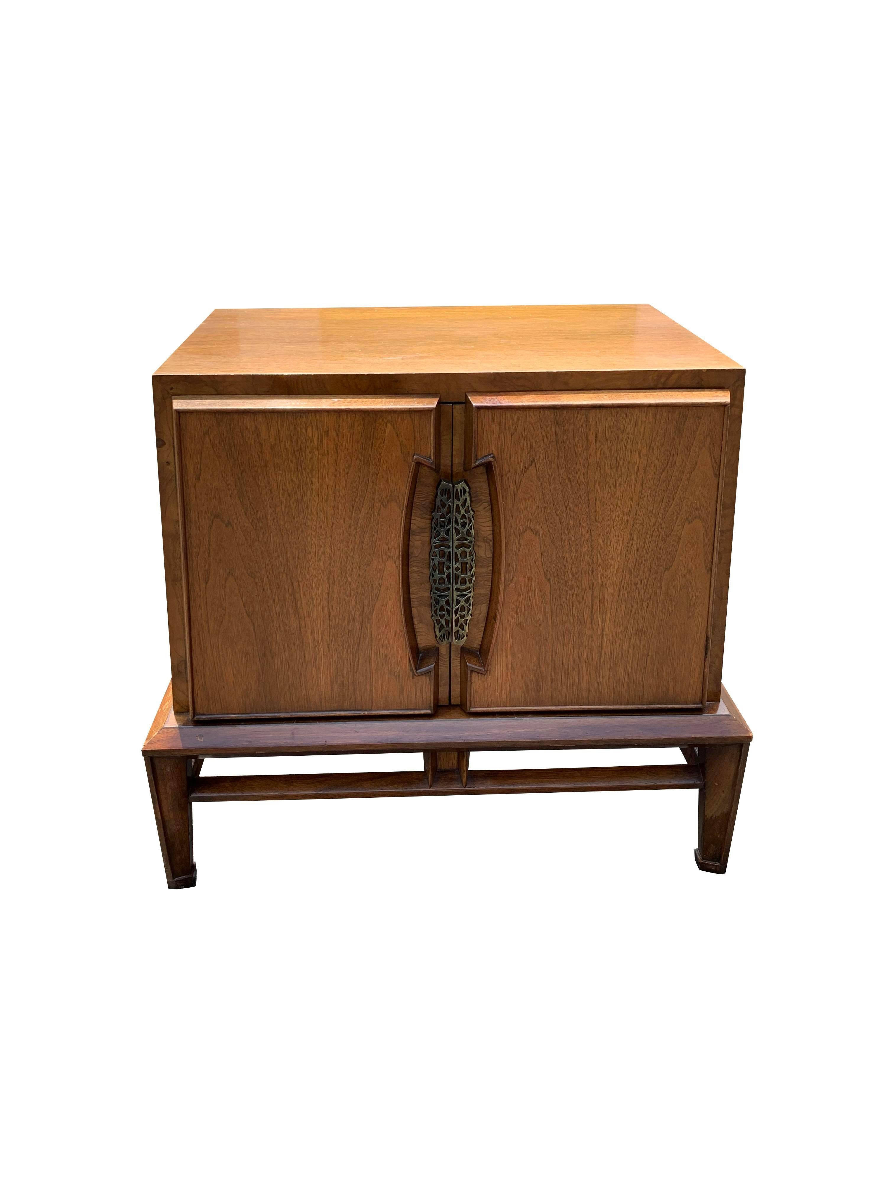 1950er Jahre Vintage Helen Hobey Baker Mid Century Modern Einzigartiger Nachttisch (amerikanisch)