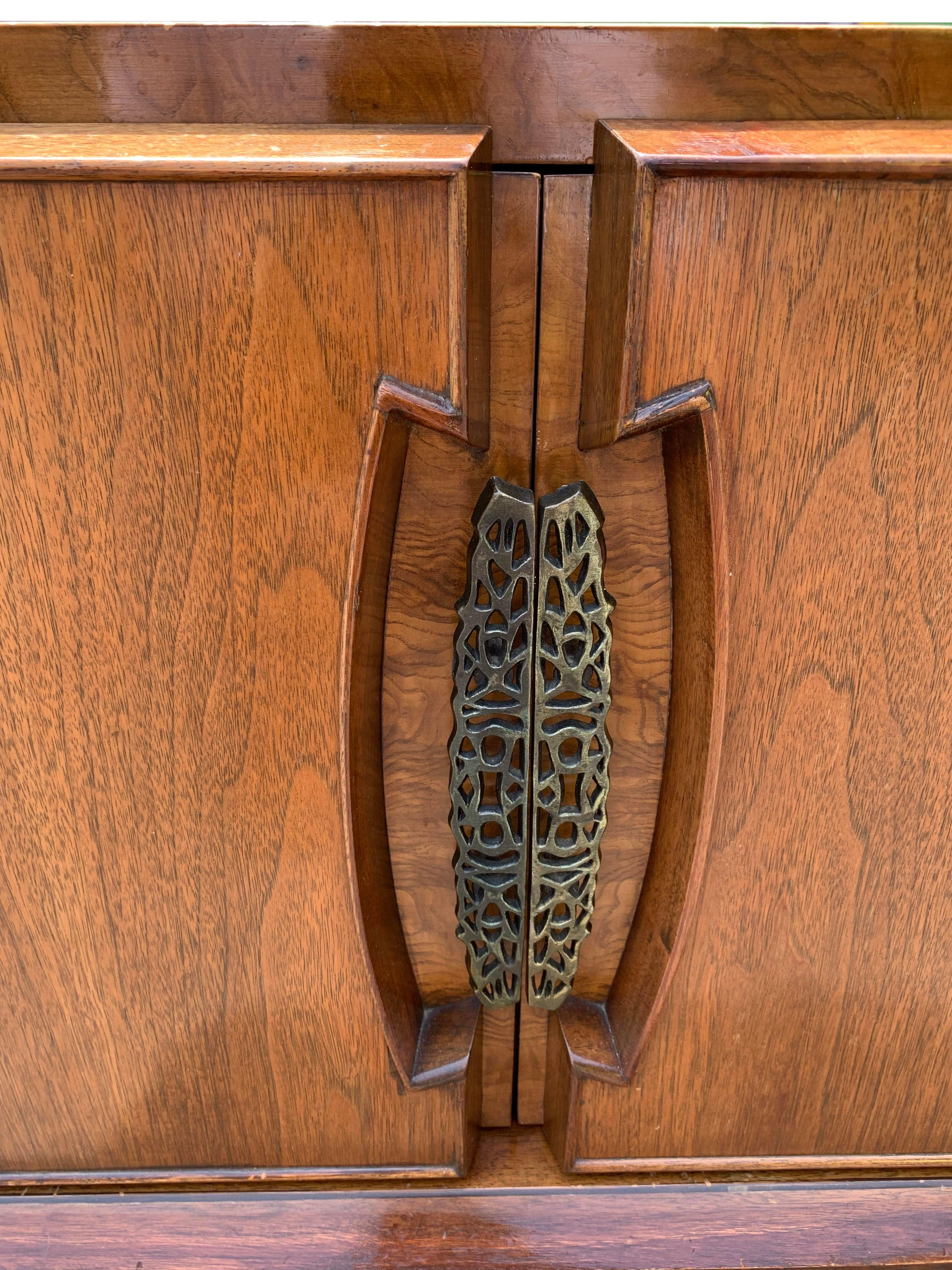 1950er Jahre Vintage Helen Hobey Baker Mid Century Modern Einzigartiger Nachttisch im Zustand „Gut“ in Saddle River, NJ