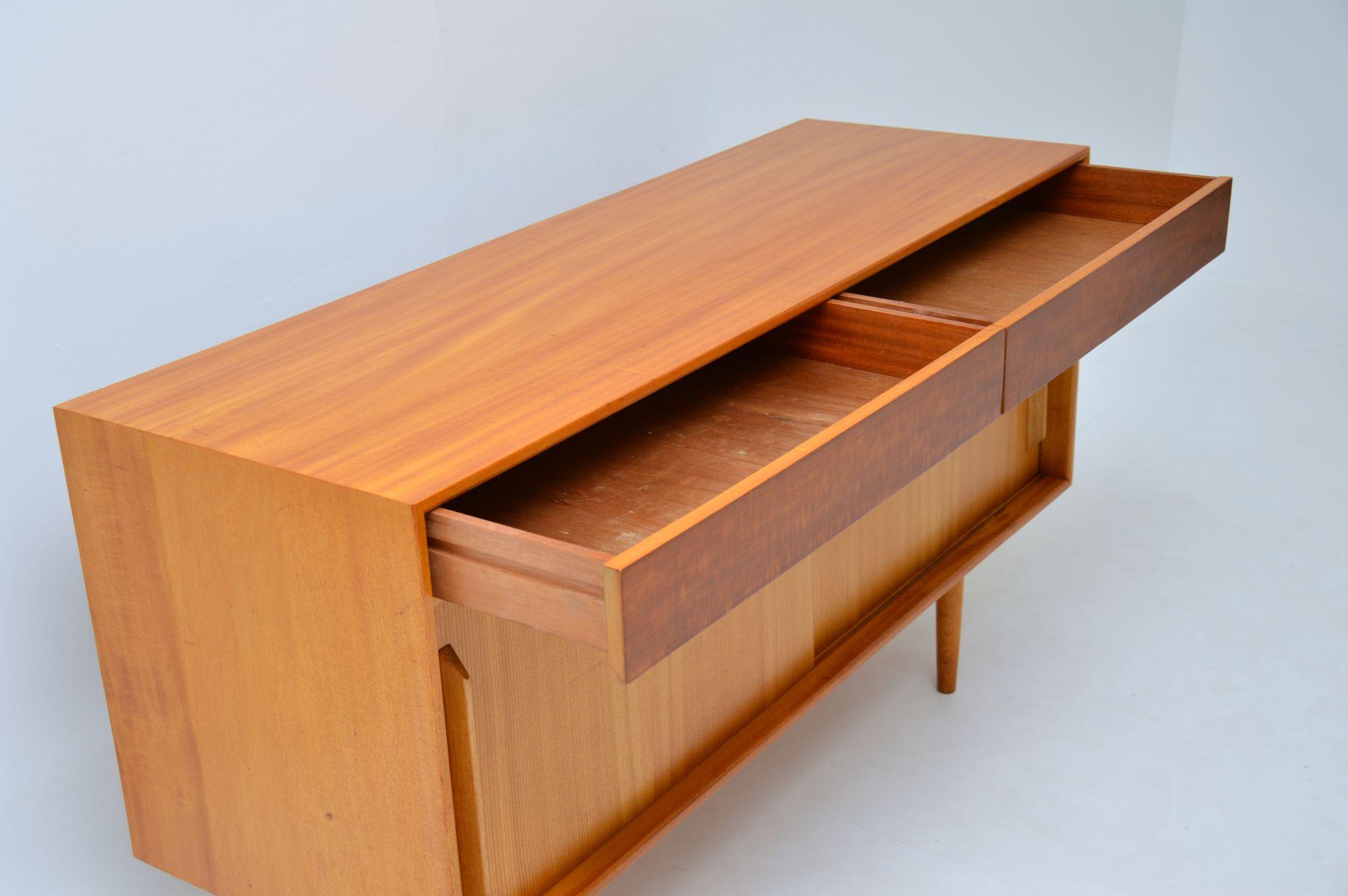 1950s Vintage Hilleplan Sideboard by Robin Day for Hille 2