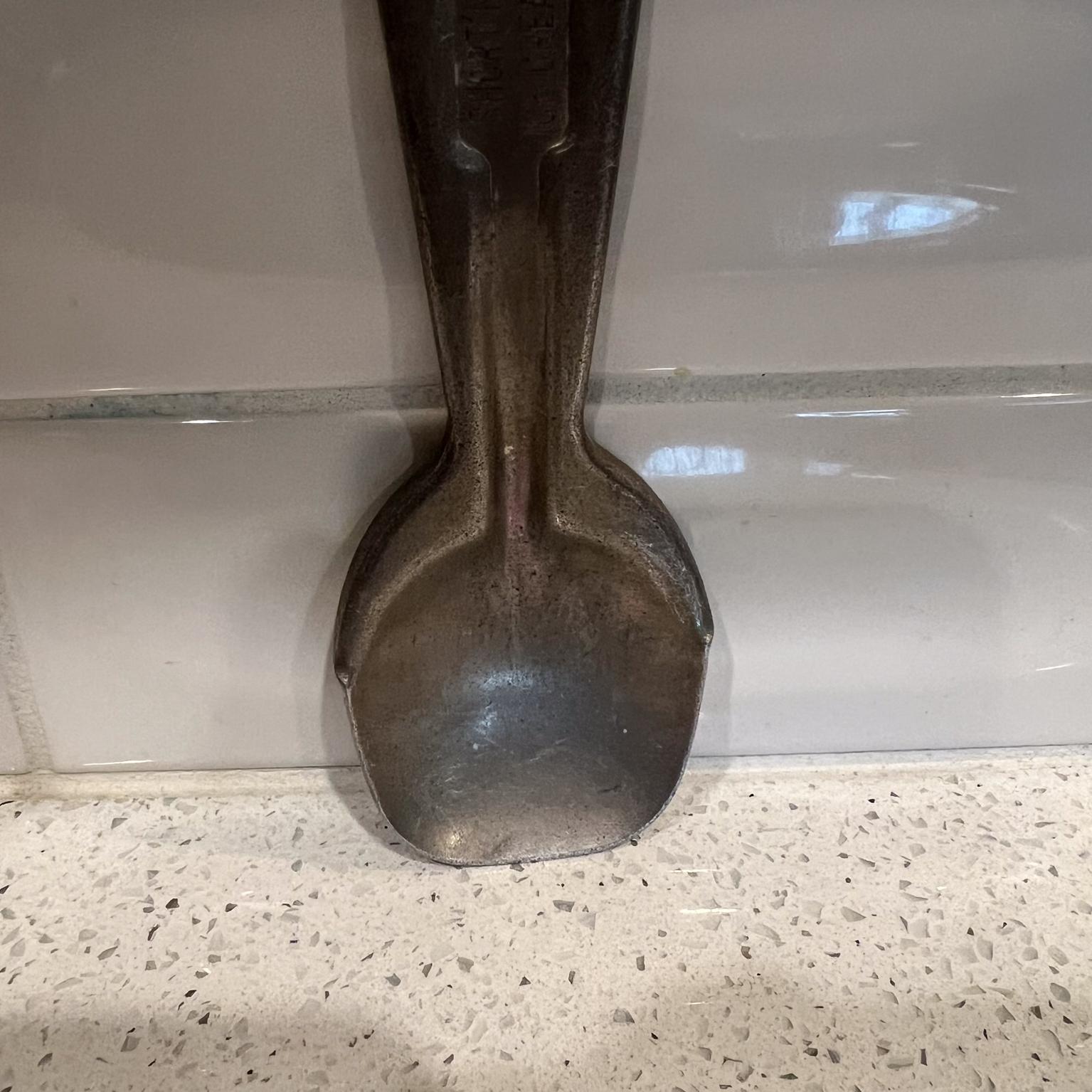 1950s Vintage Ice Cream Scoop Shortening Spoon In Good Condition For Sale In Chula Vista, CA