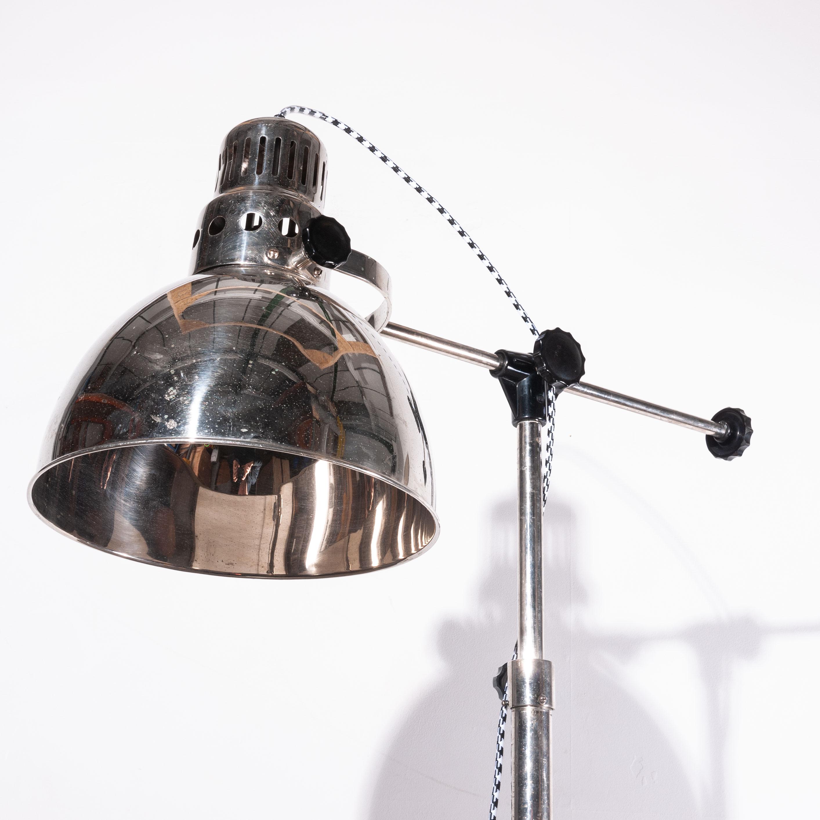 Russe 1950s Vintage Industrial Adjustable Chrome Floor Standing Lamp/Light en vente