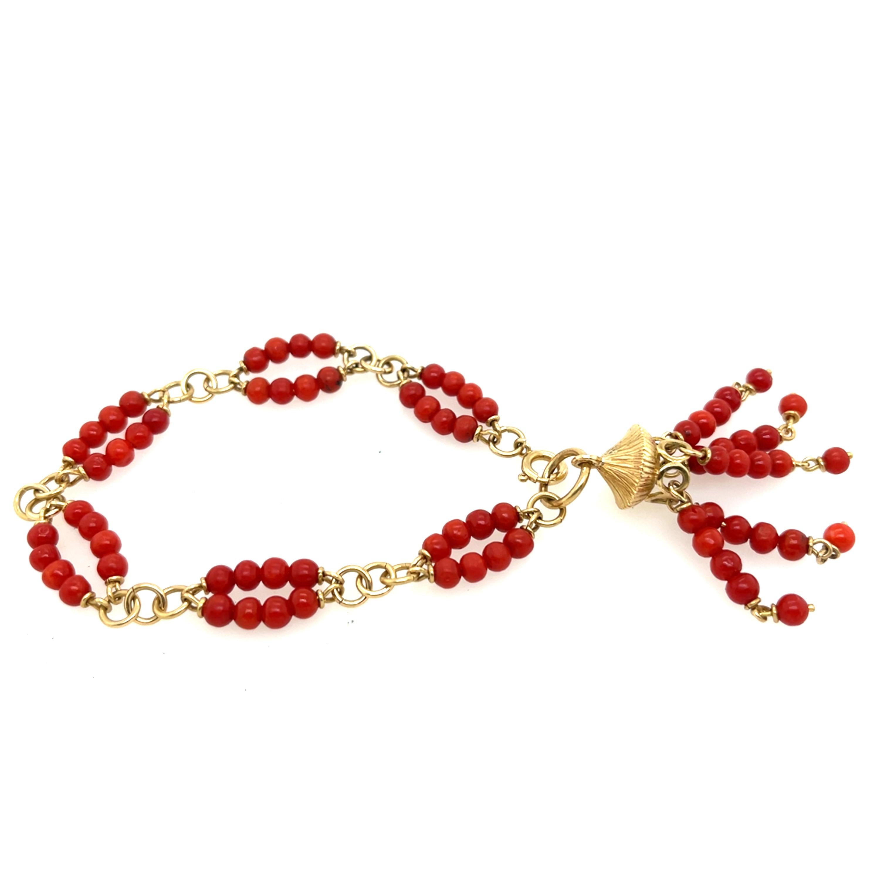 1950's Vintage Italian 18ct Yellow Gold Coral Bracelet In Excellent Condition In London, GB