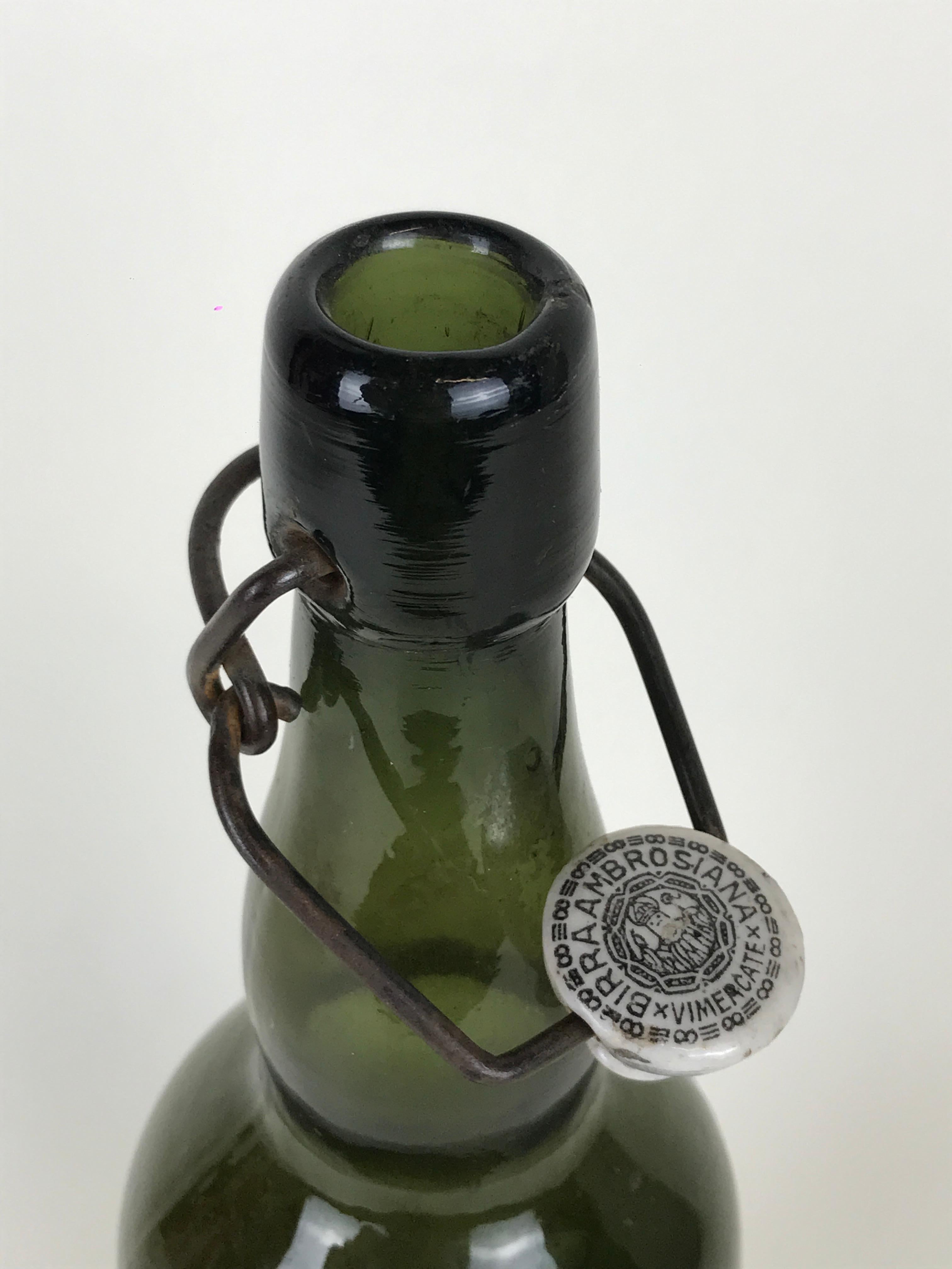 1950s Vintage Italian Birra Italia Beer Green Glass Bottle with Ceramic Stopper For Sale 2