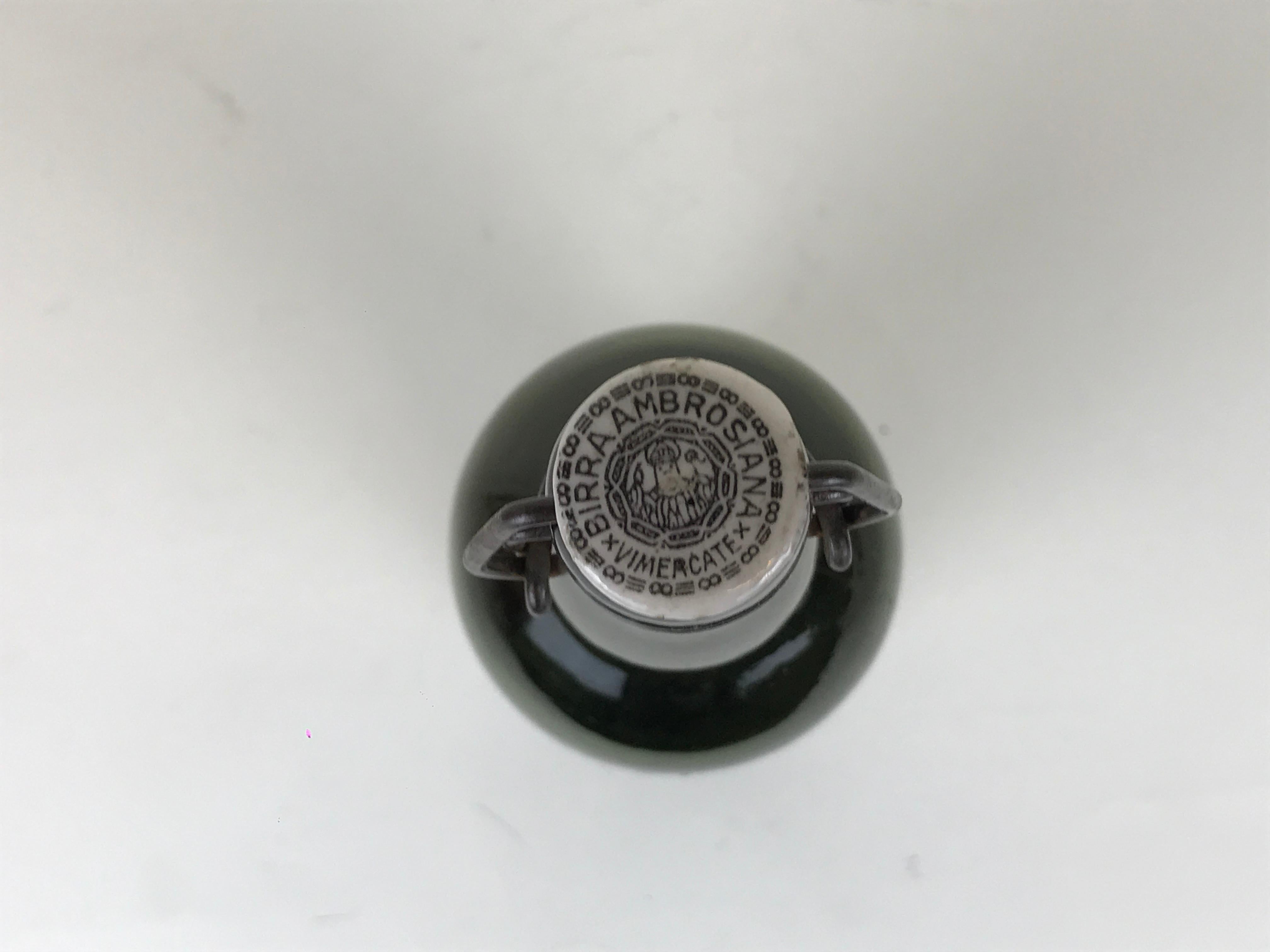 1950s Vintage Italian Birra Italia Beer Green Glass Bottle with Ceramic Stopper For Sale 4