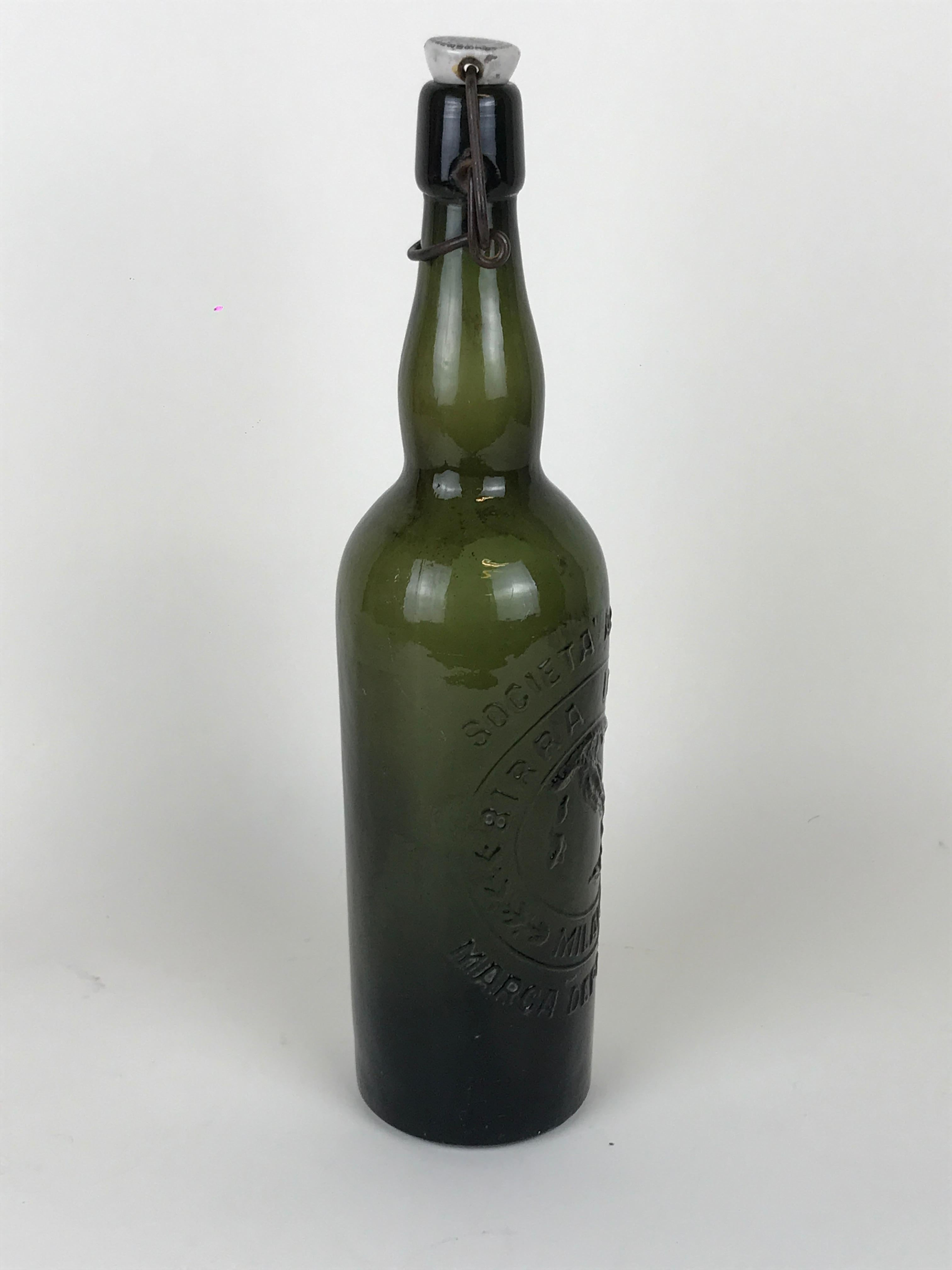 1950s Vintage Italian Birra Italia Beer Green Glass Bottle with Ceramic Stopper In Good Condition For Sale In Milan, IT
