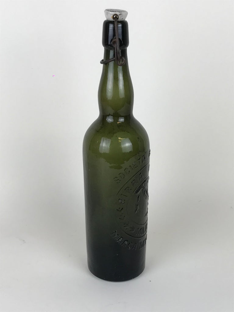 1950s Vintage Italian Birra Italia Beer Green Glass Bottle with Ceramic Stopper For Sale 2