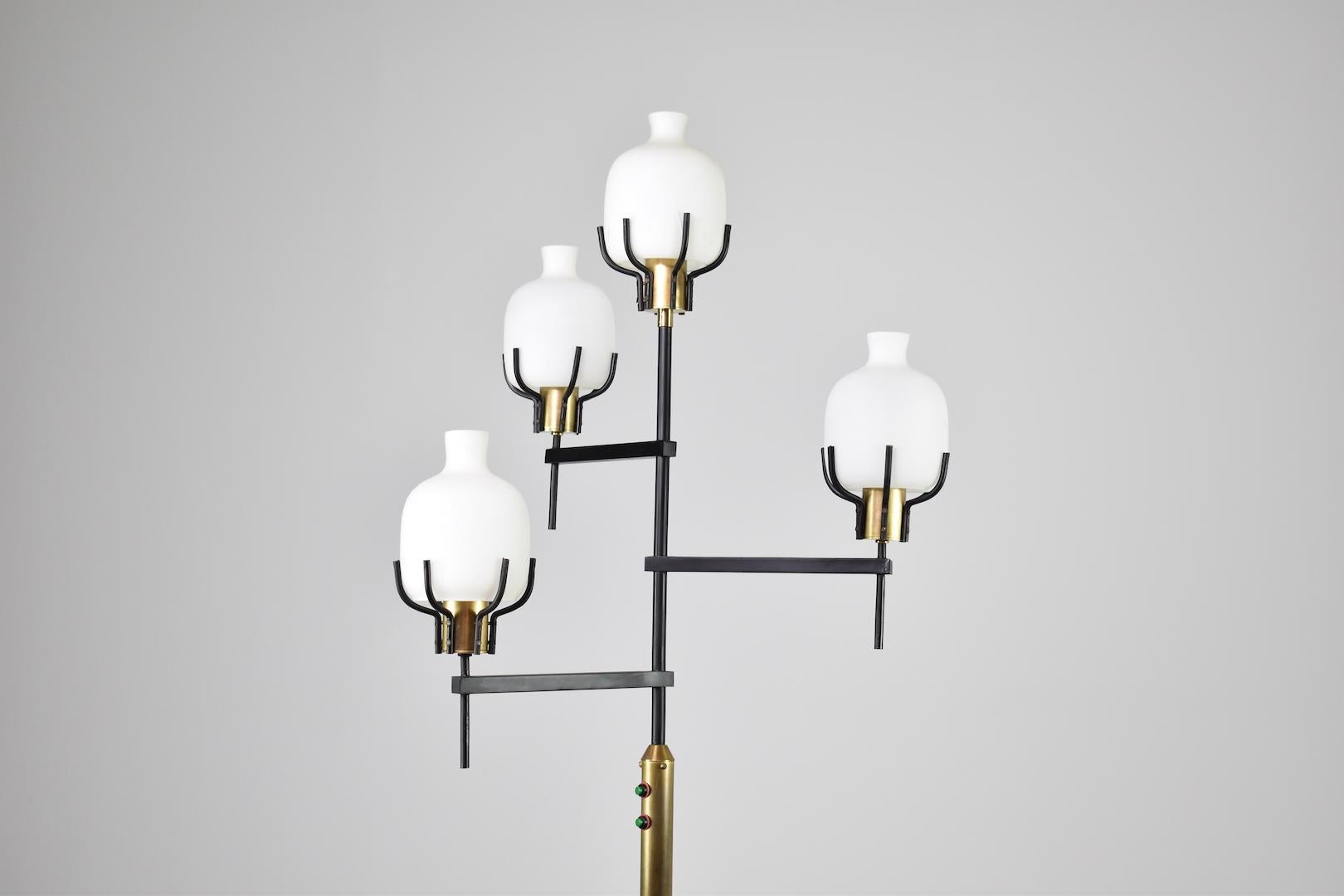 1950s Vintage Italian Brass & Marble Floor Lamp in the Style of Angelo Lelii In Good Condition For Sale In Paris, FR