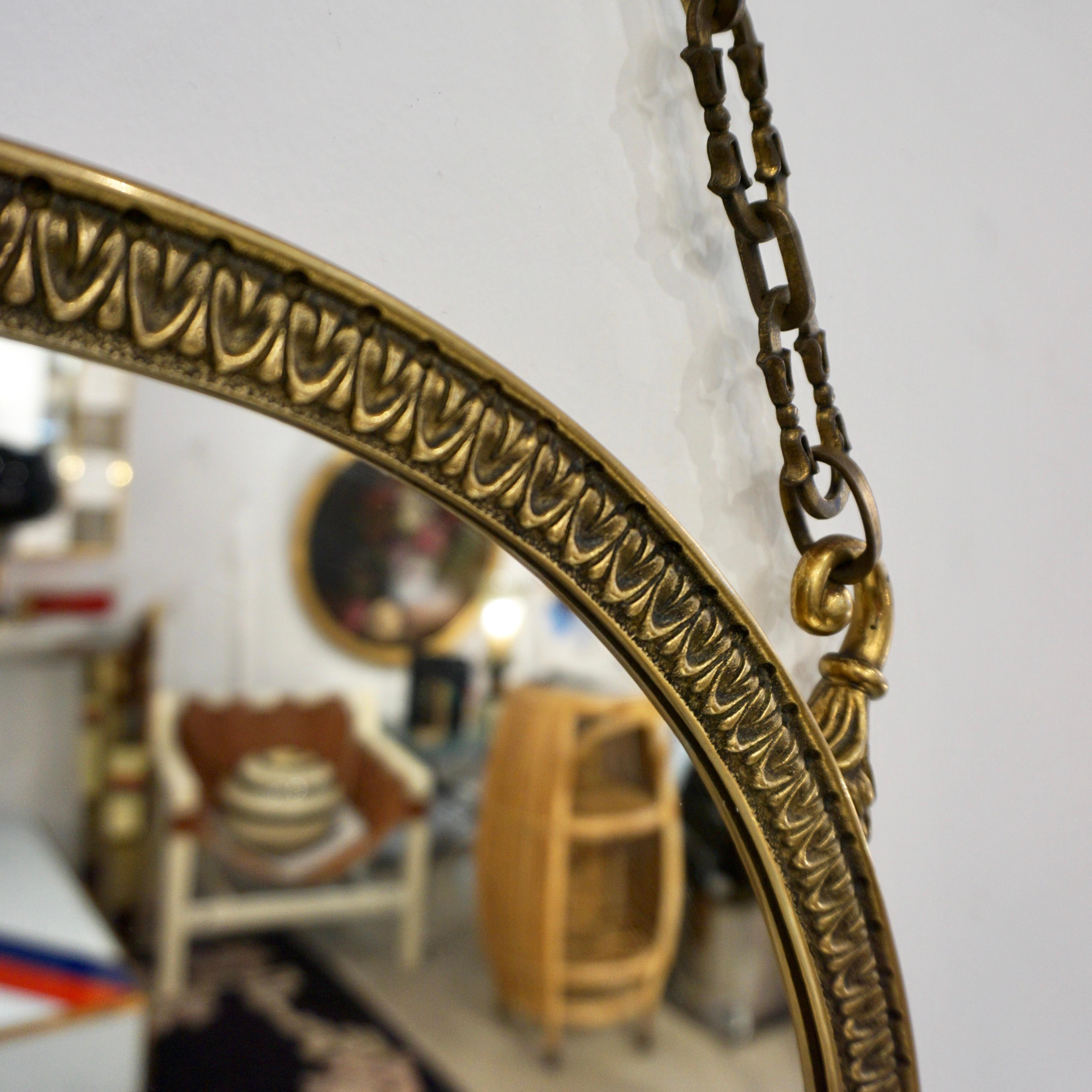 1950s Vintage Italian Chain Hanging & Chased Bronze Round Mirror with Knot In Good Condition In New York, NY